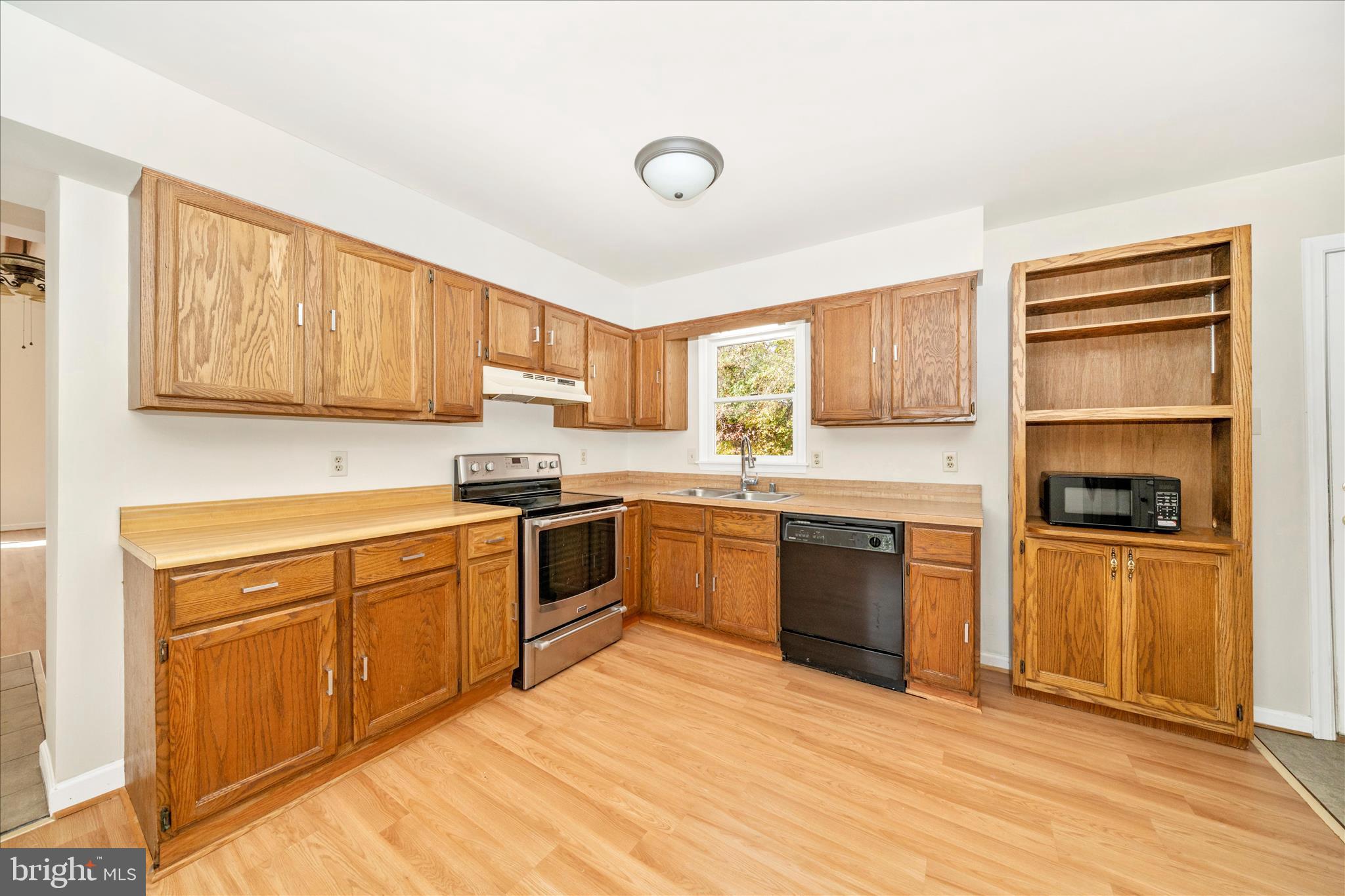 SPONSELLERS ADDITION - Residential Lease