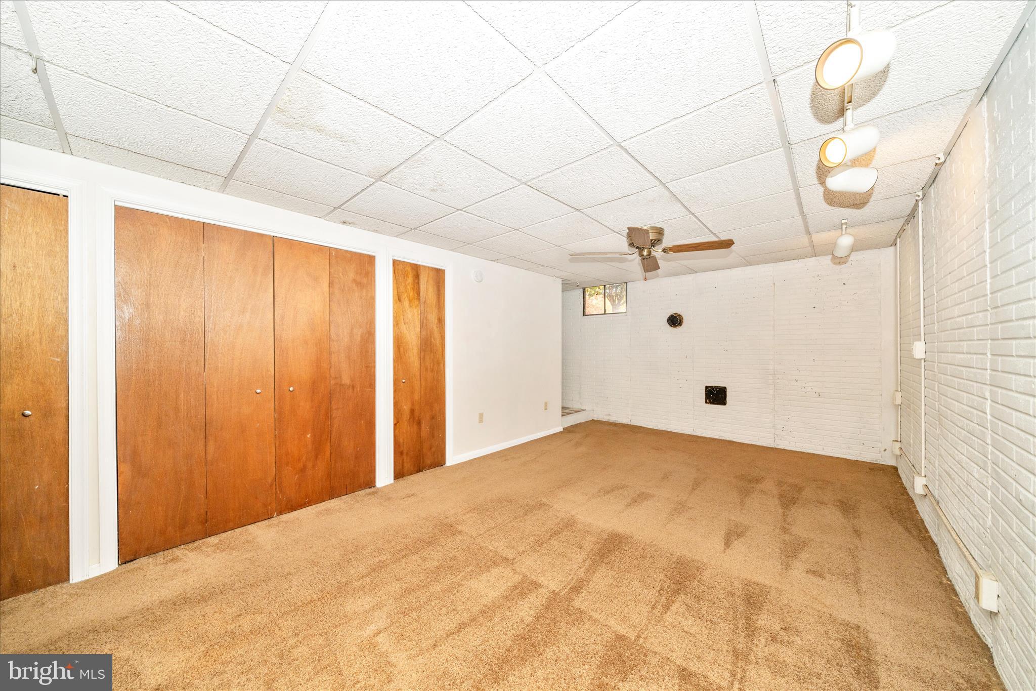 SPONSELLERS ADDITION - Residential Lease