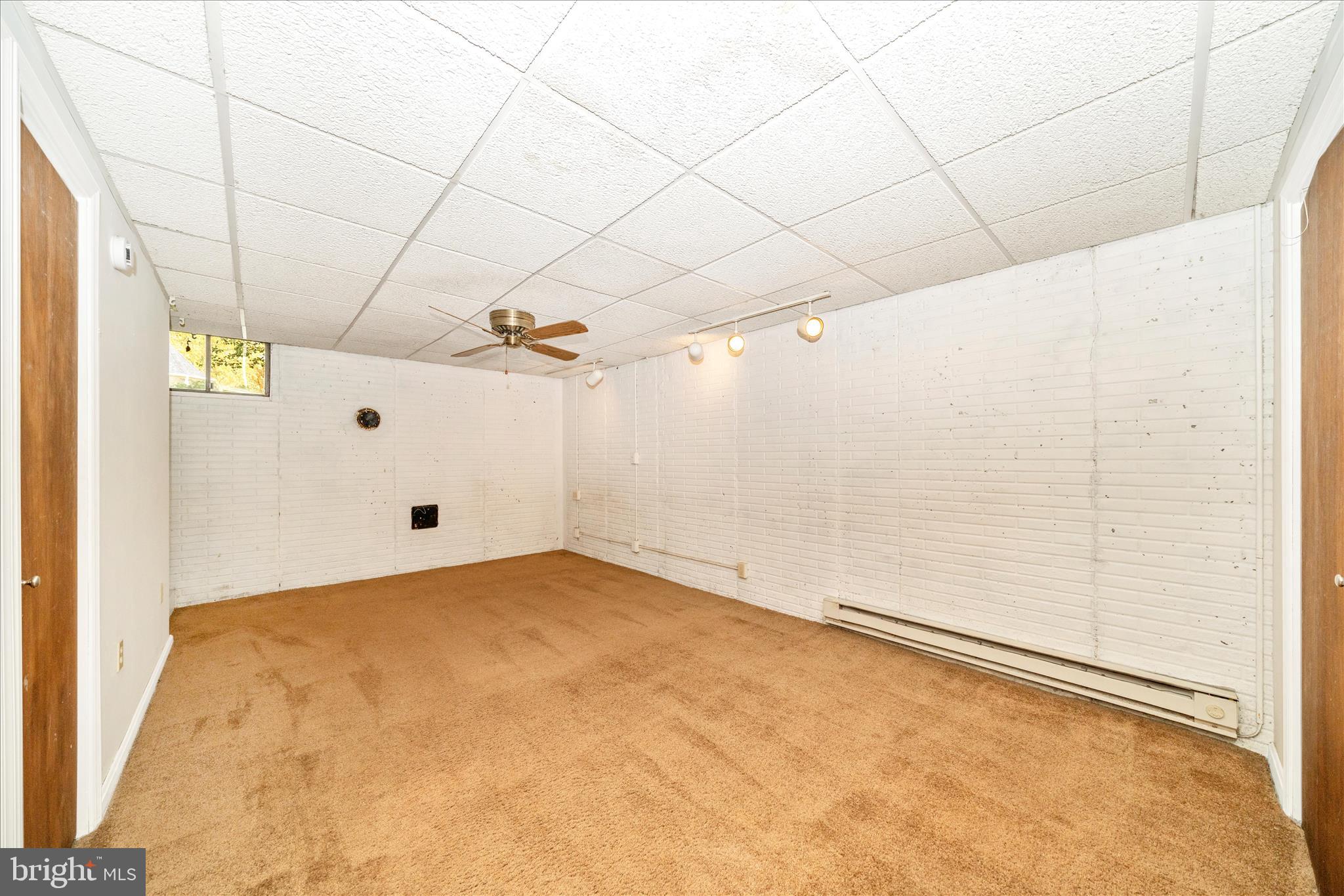 SPONSELLERS ADDITION - Residential Lease