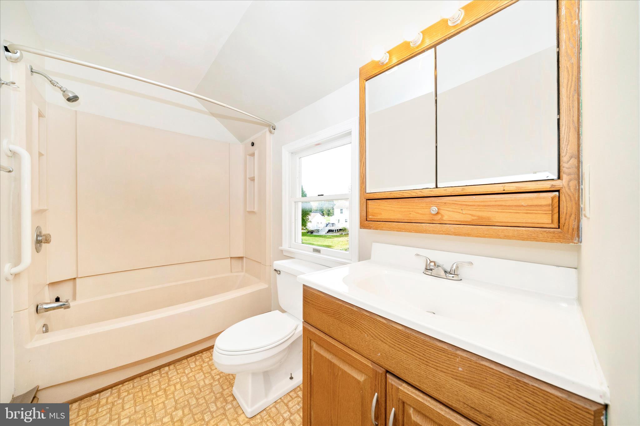 SPONSELLERS ADDITION - Residential Lease