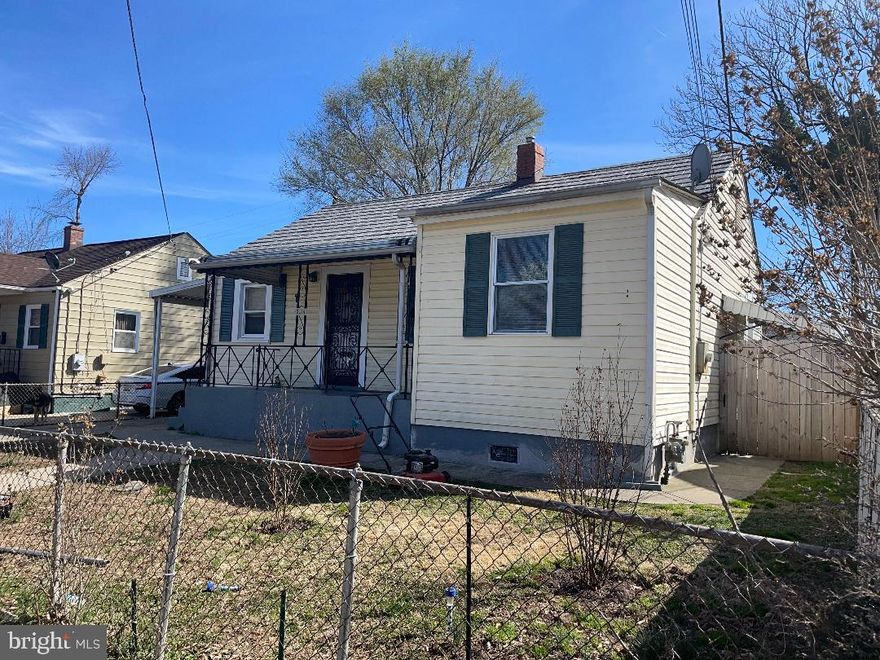 Cozy SFH at great location near 2 metro stations, PG plaza, restaurants and public transportation. Main level holds 2 Bedrooms, 1 Full Bath, large Living Room, Dinning Area, Washer & Dryer, Hardwood Flooring and spacious Kitchen.  Fully finished basement with Bedroom and Full bath.  Large fully fenced backyard with huge shed.  Carport and Driveway.