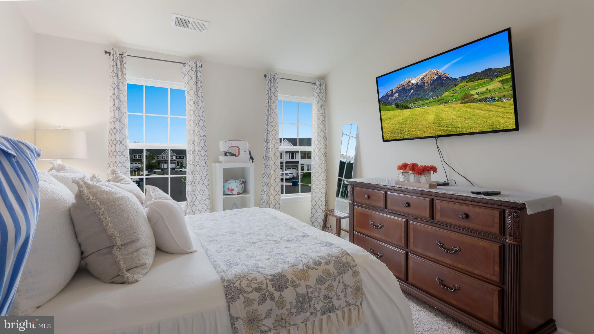 WALNUT CREEK AT MONT - Residential
