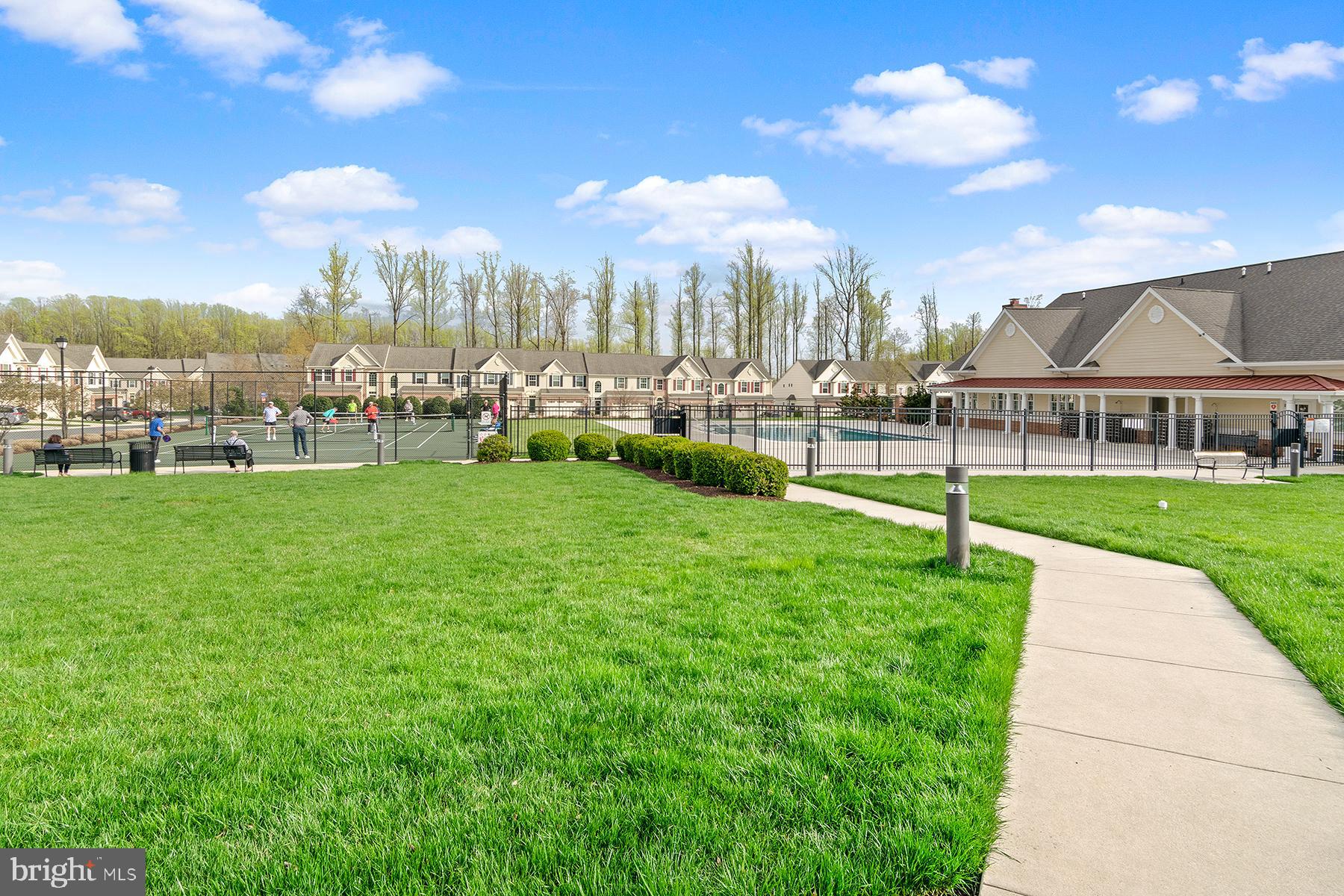 FALLSTON COMMONS - Residential