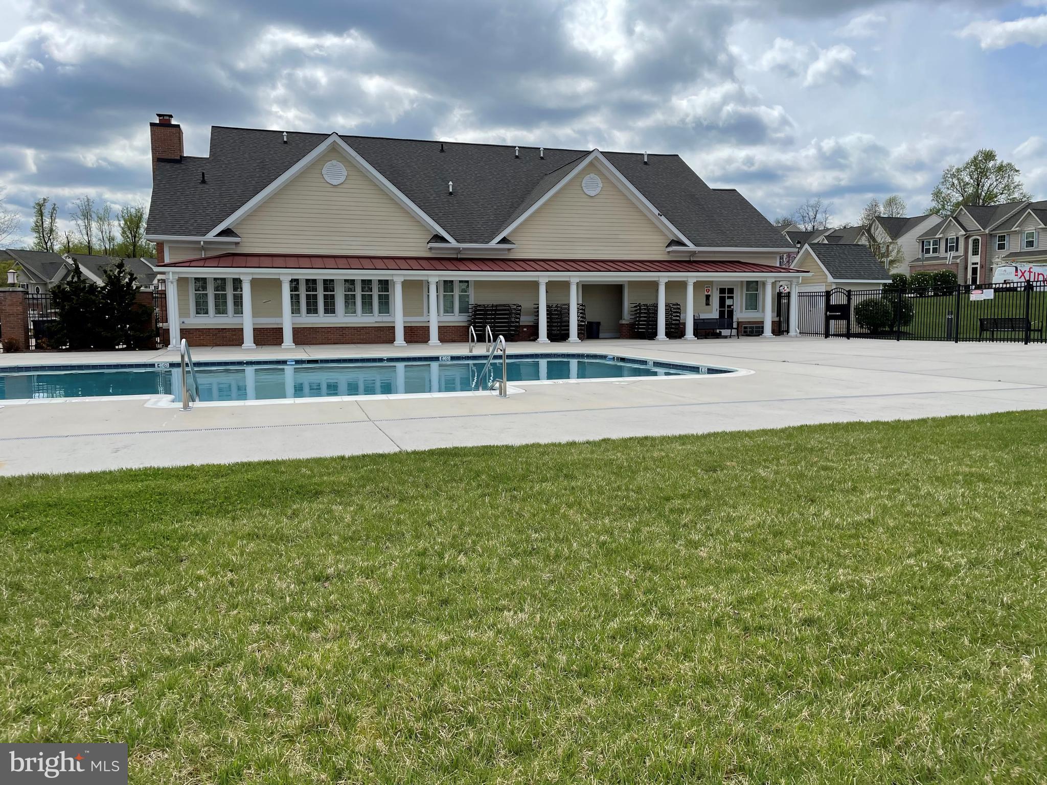 FALLSTON COMMONS - Residential