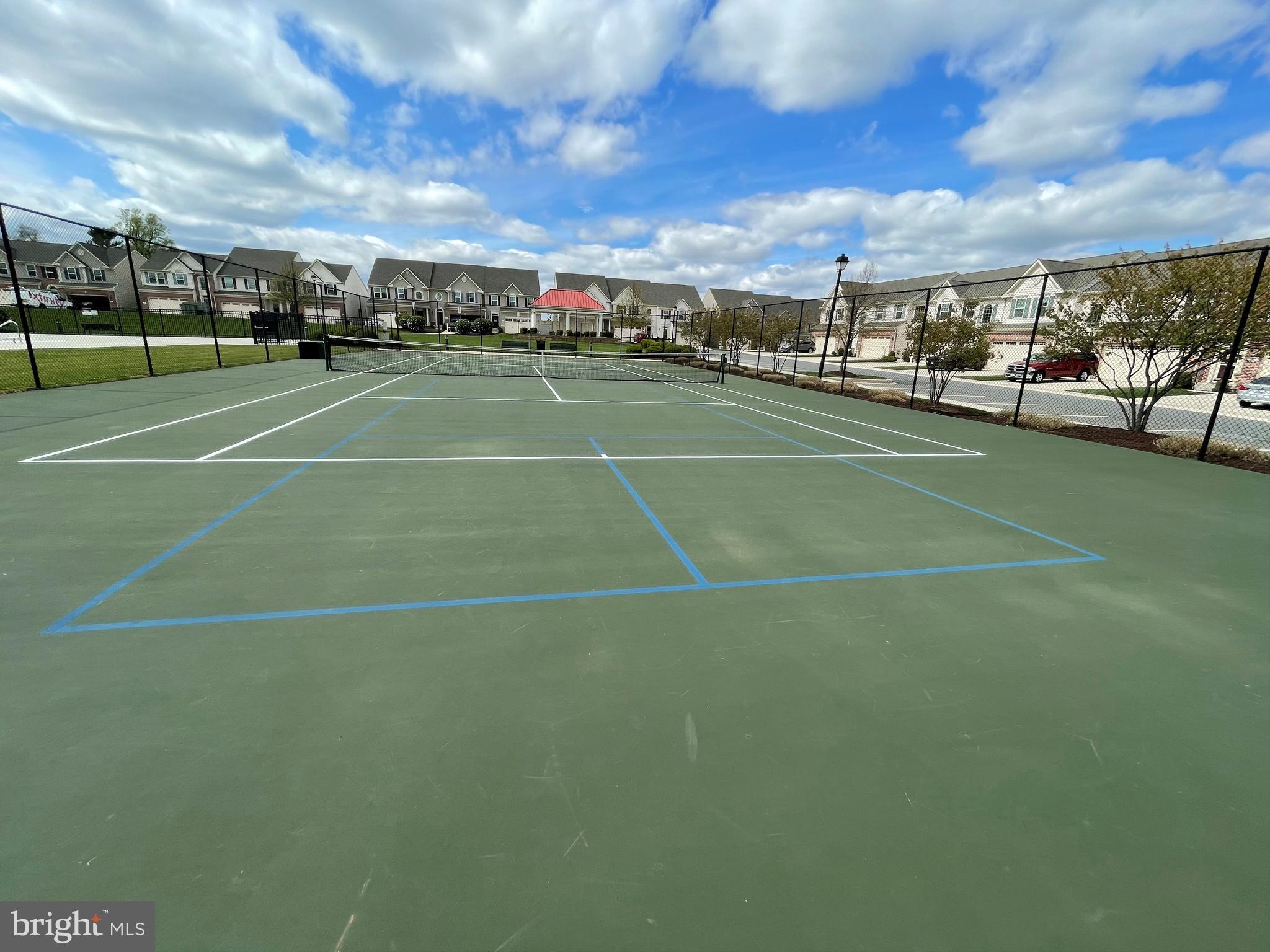 FALLSTON COMMONS - Residential