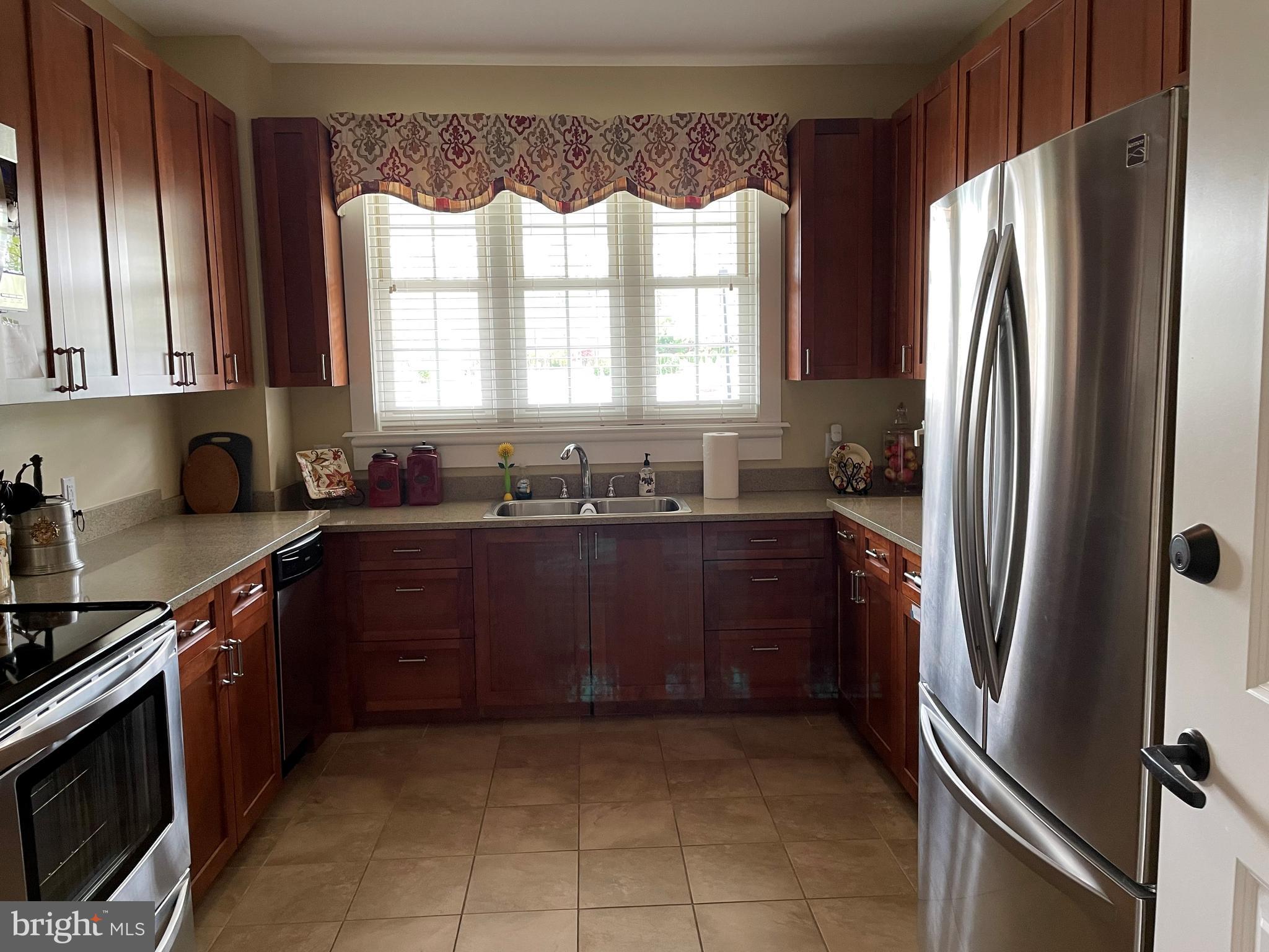 FALLSTON COMMONS - Residential