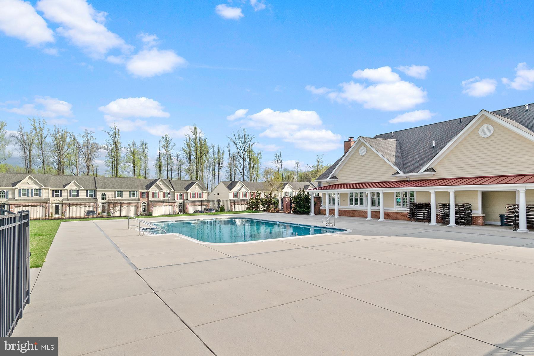 FALLSTON COMMONS - Residential