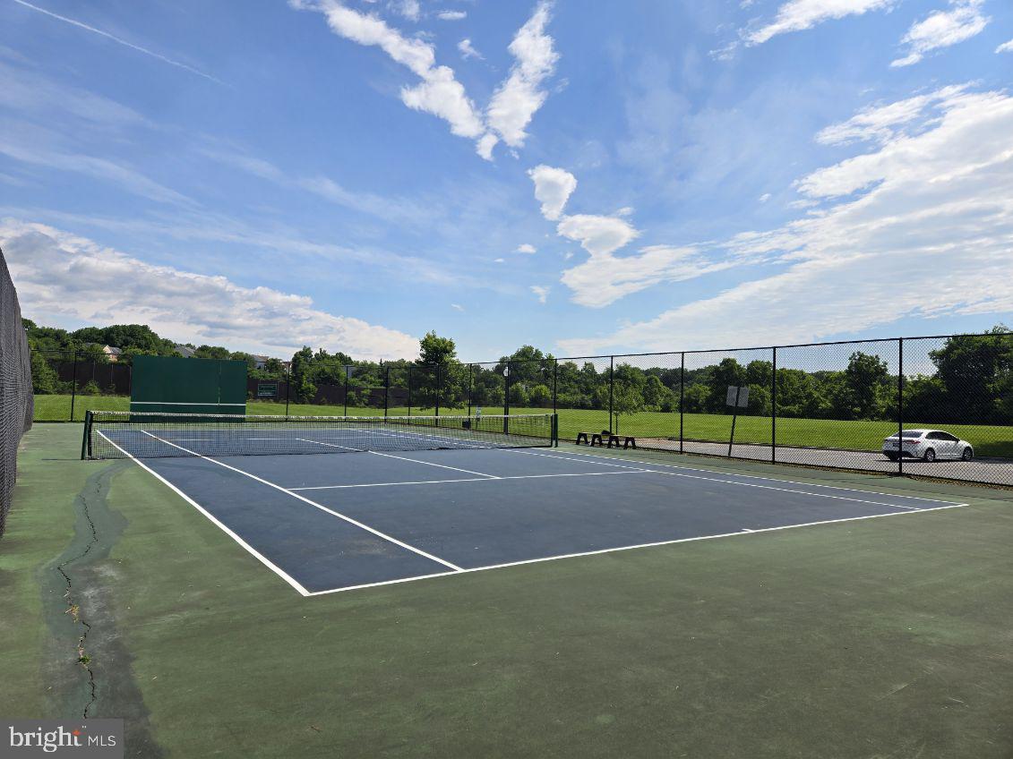 LONGMEAD - Residential