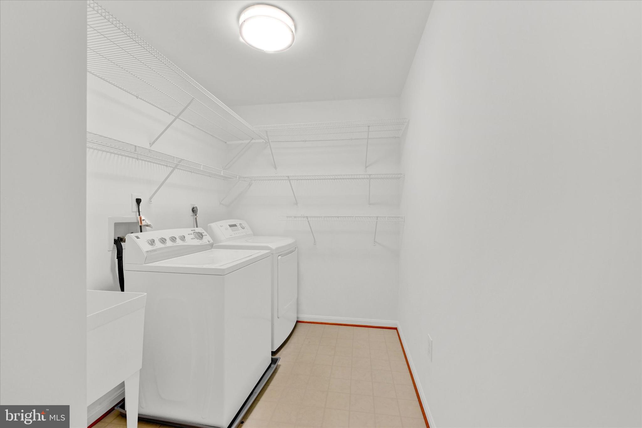 LONGMEAD - Residential