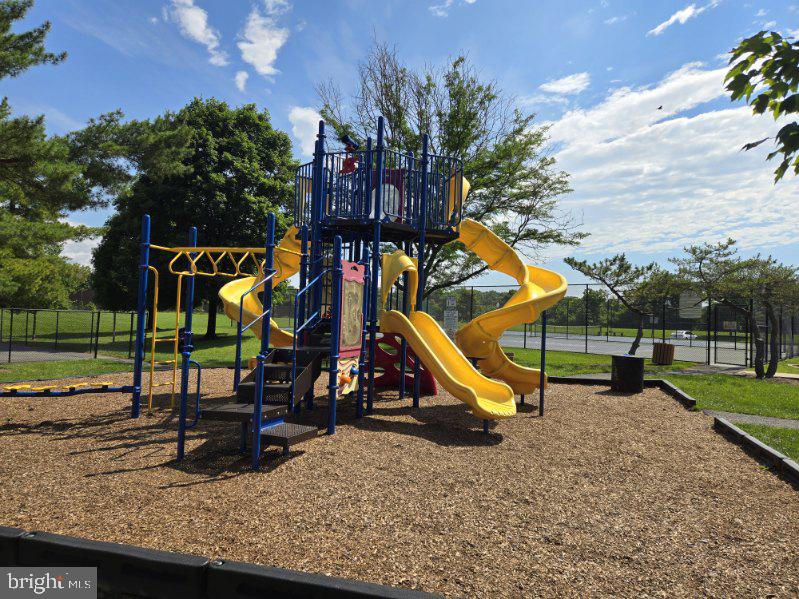 LONGMEAD - Residential