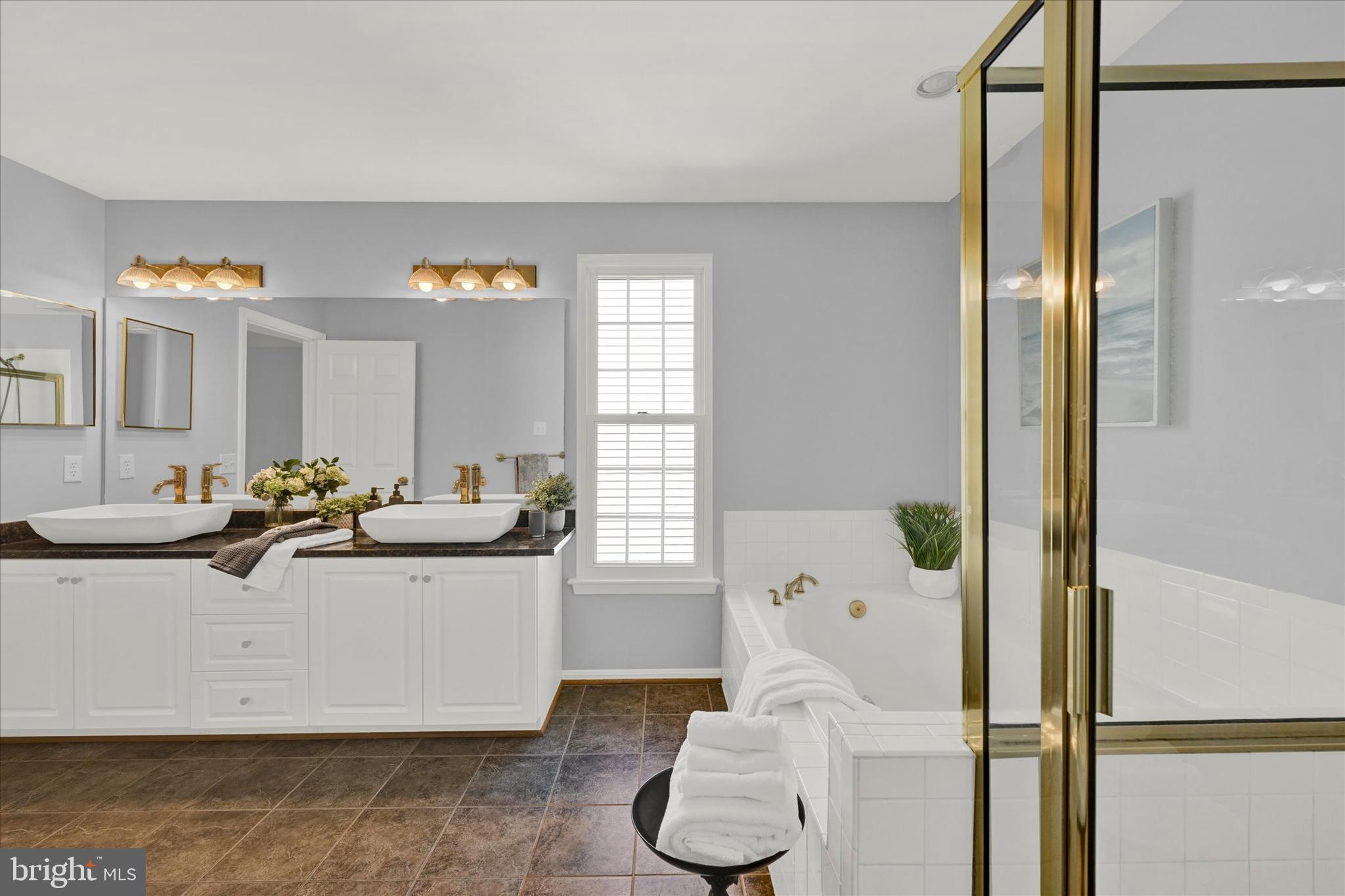 LONGMEAD - Residential