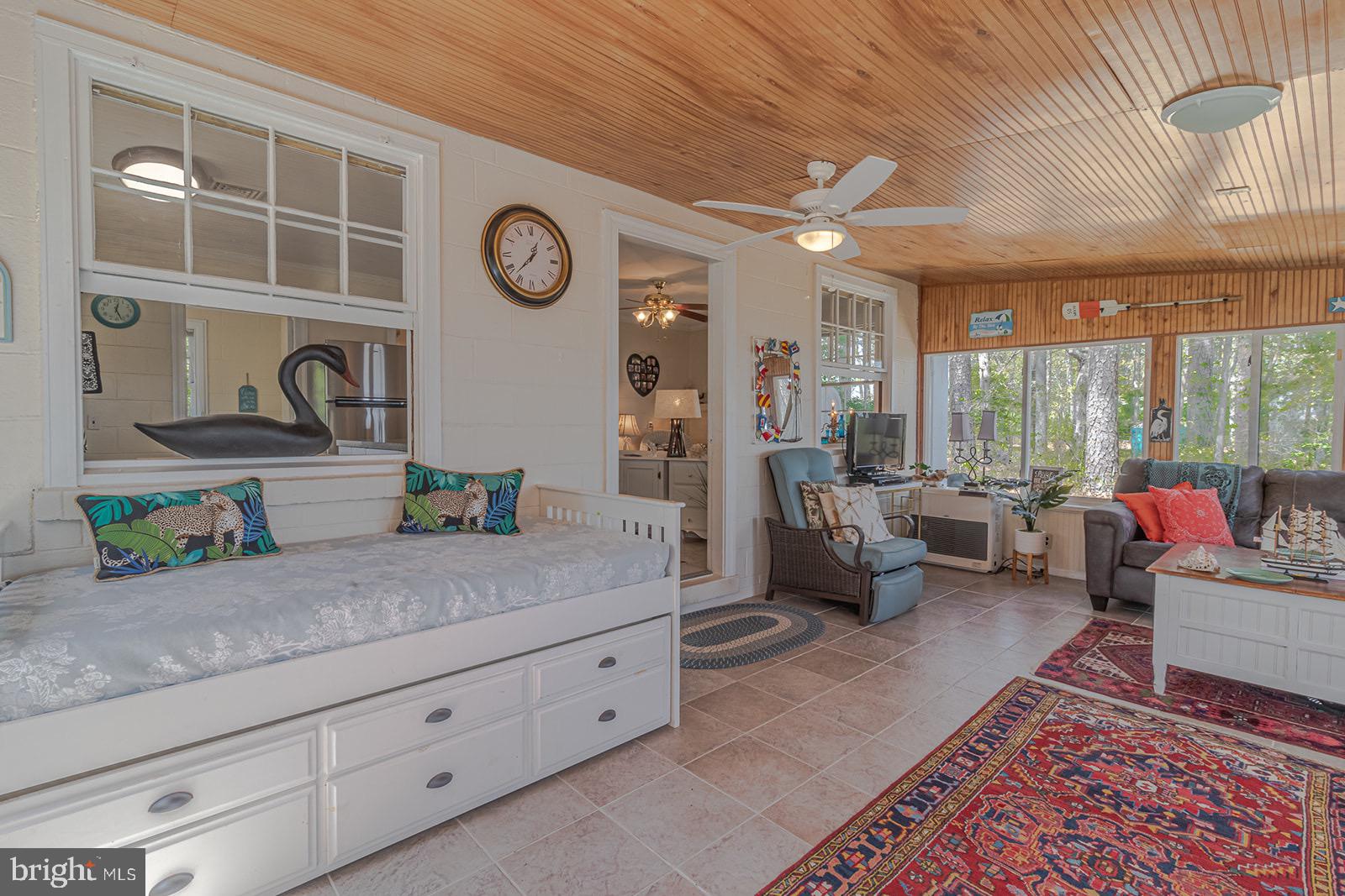 RAGGED POINT - Residential