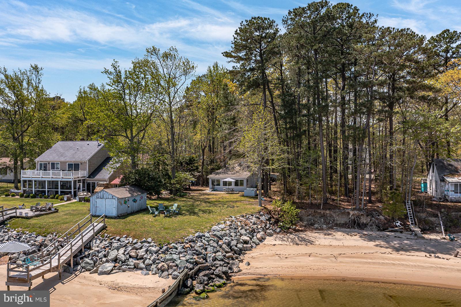 RAGGED POINT - Residential