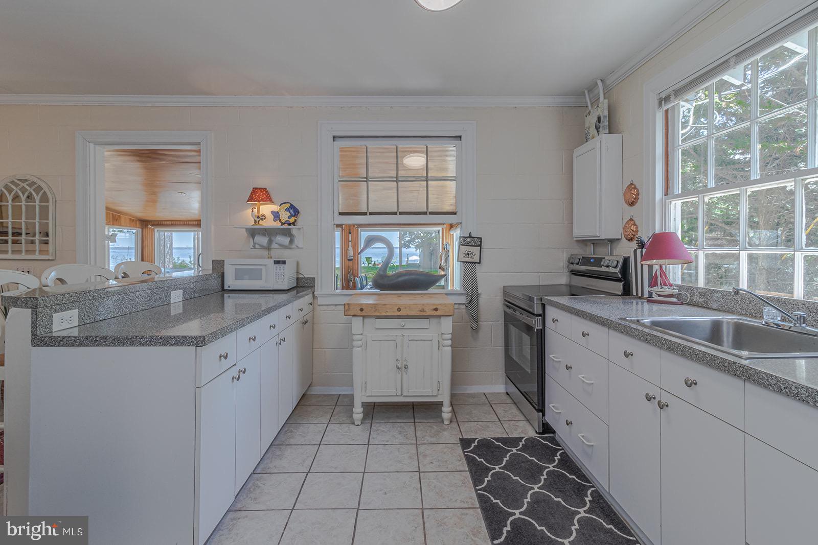 RAGGED POINT - Residential