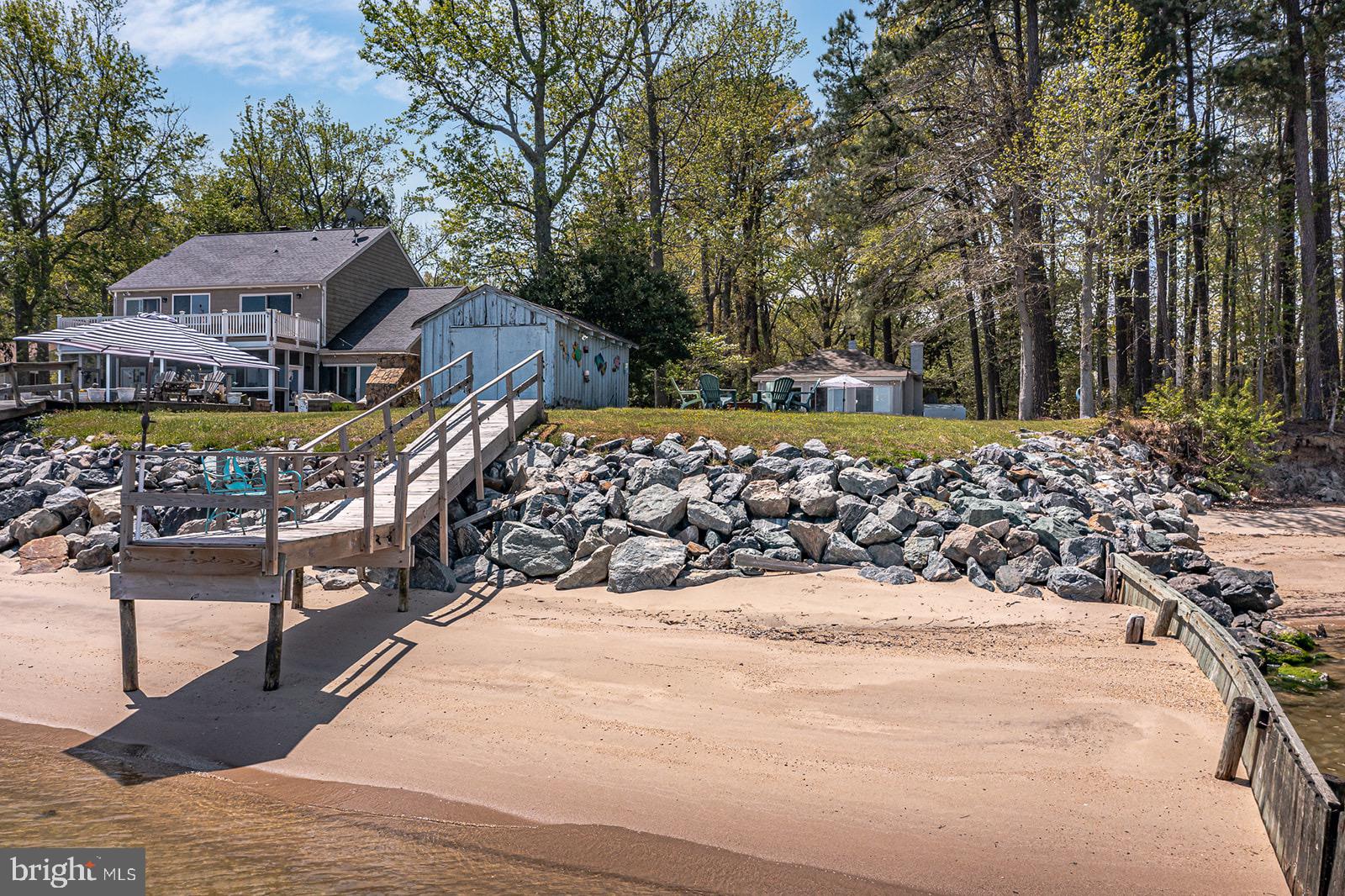 RAGGED POINT - Residential