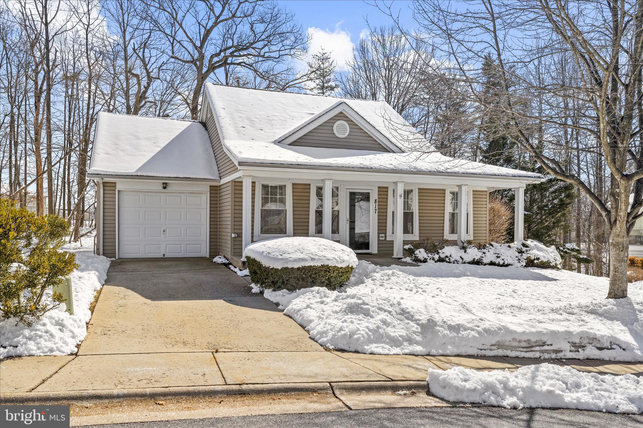 817 MERRY GO ROUND WAY