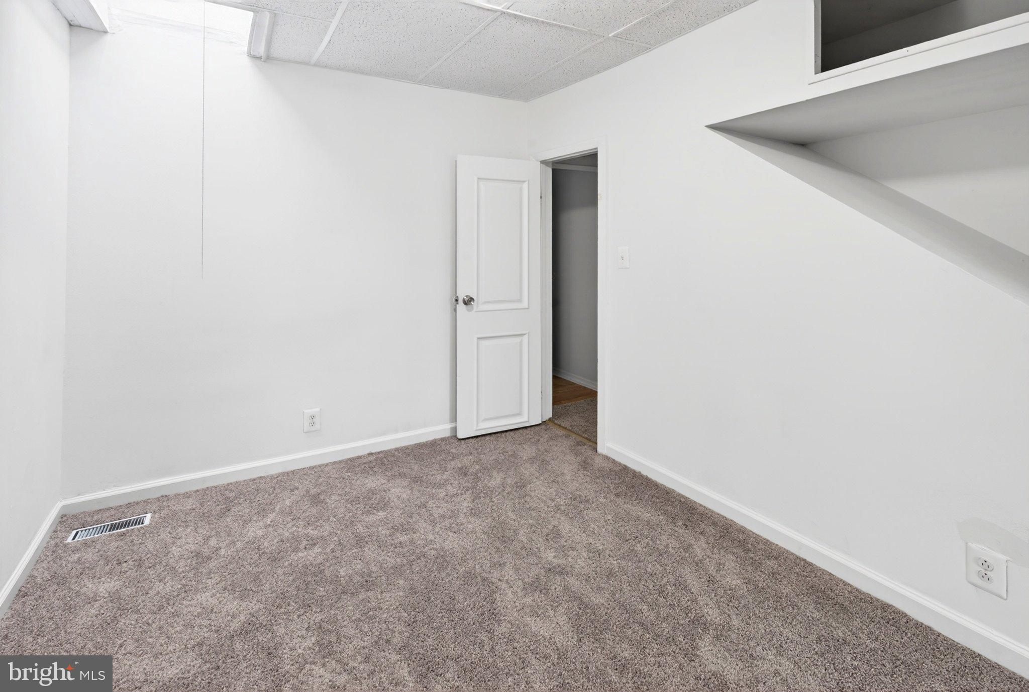 MILL HILL - Residential