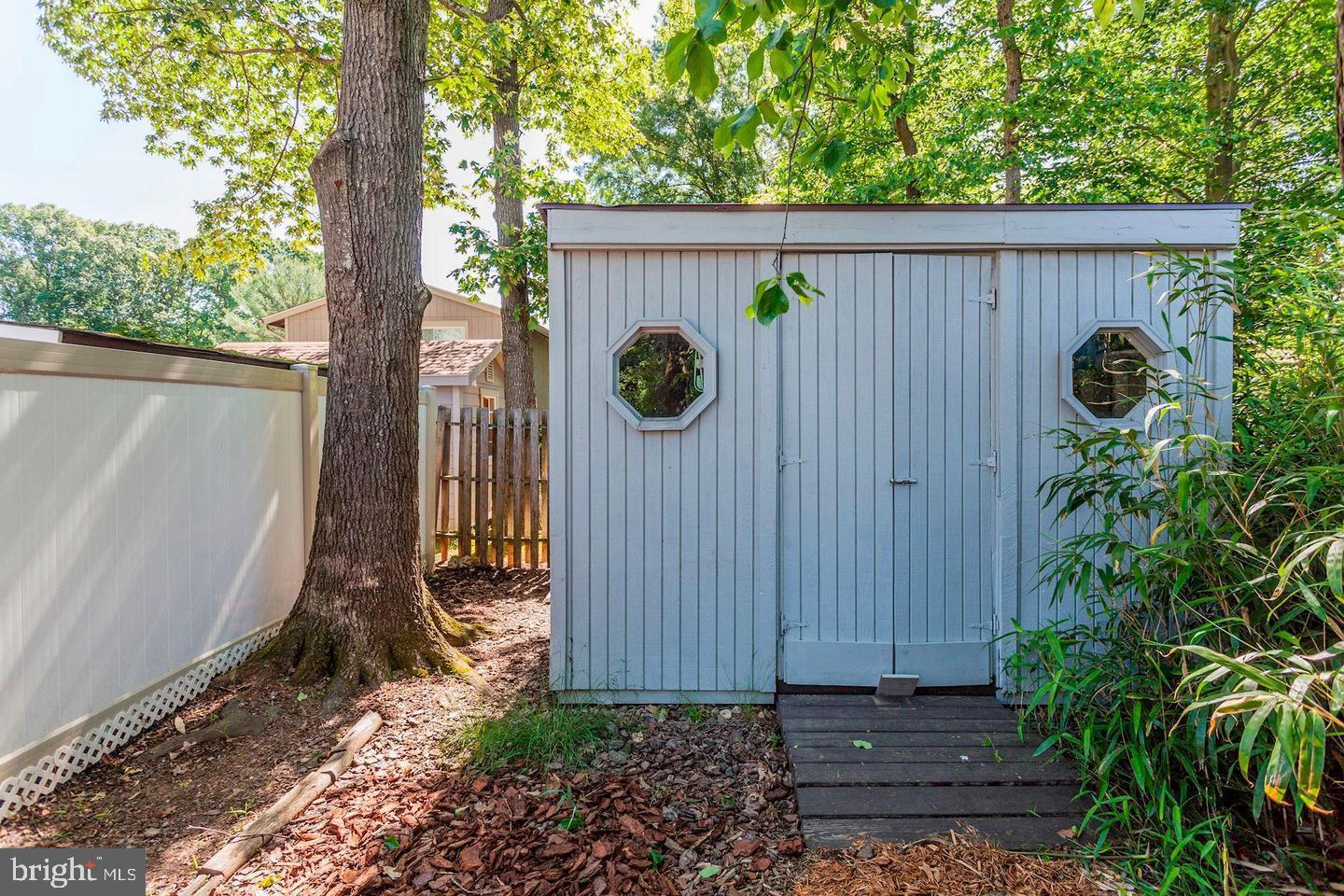 BONNIE BRAE - Residential Lease