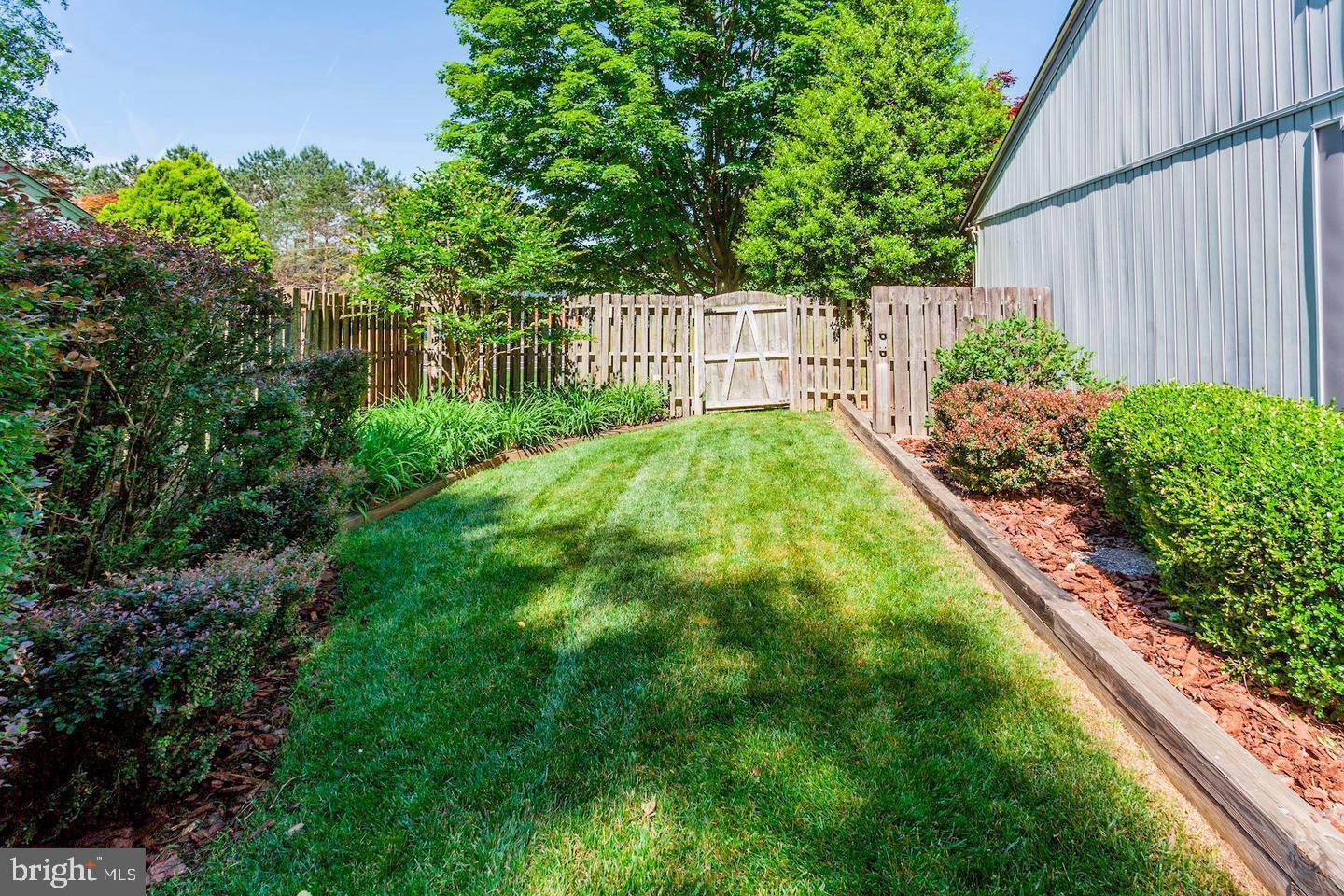 BONNIE BRAE - Residential Lease