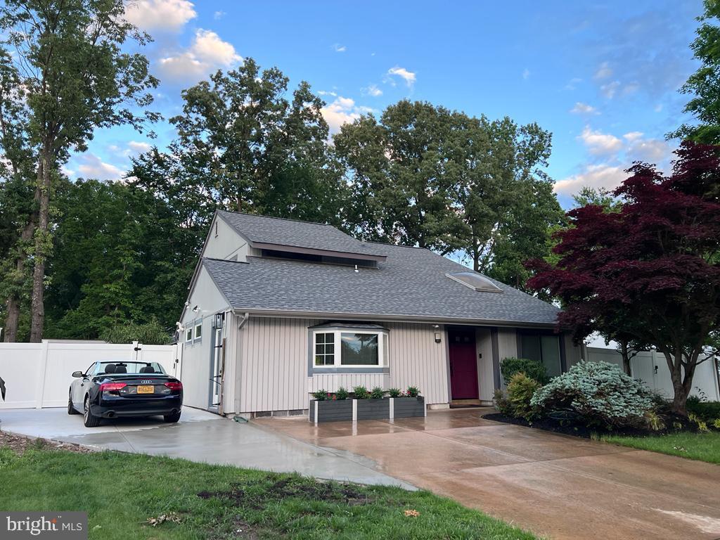 BONNIE BRAE - Residential Lease