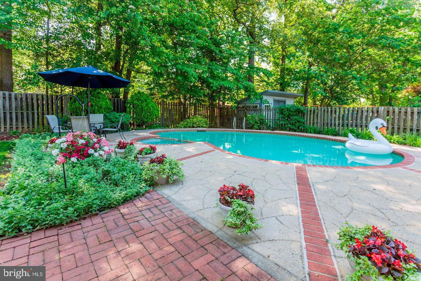 BONNIE BRAE - Residential Lease