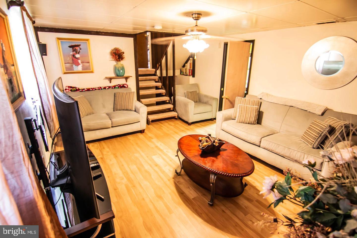 CLINTON - Residential