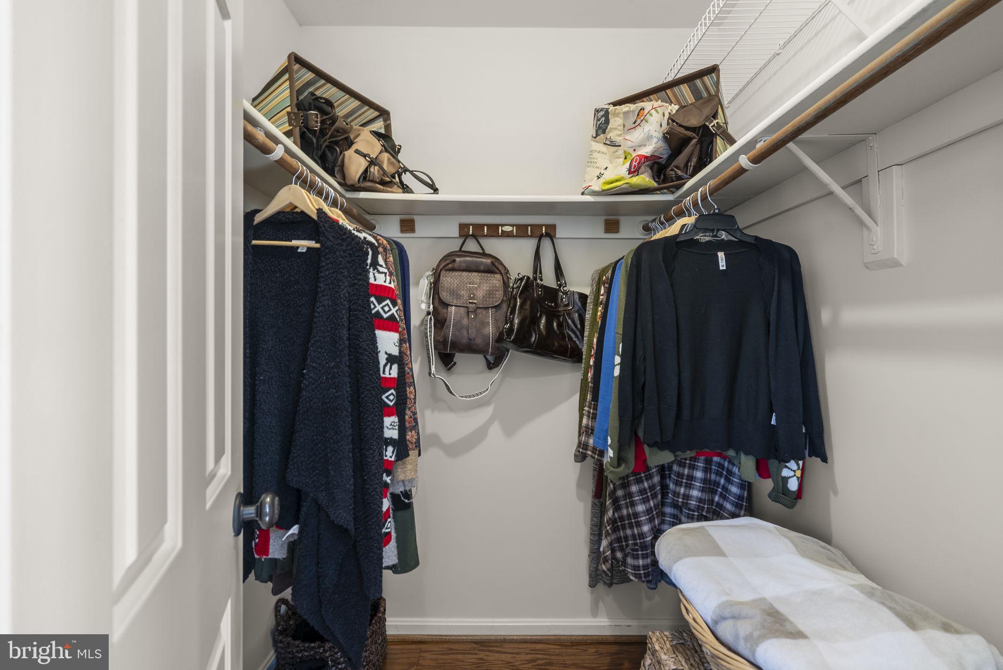 ANCIENT OAK - Residential