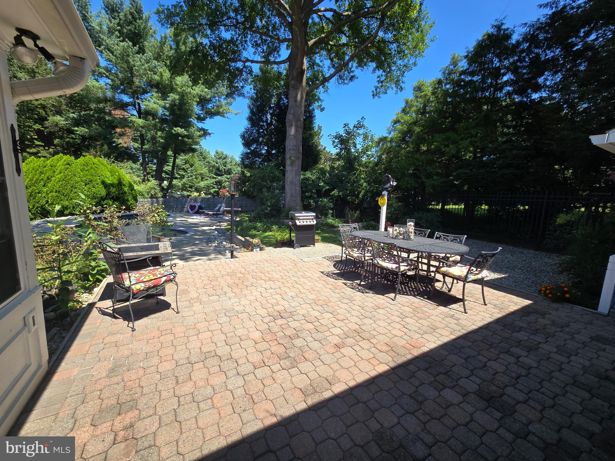 ANCIENT OAK - Residential