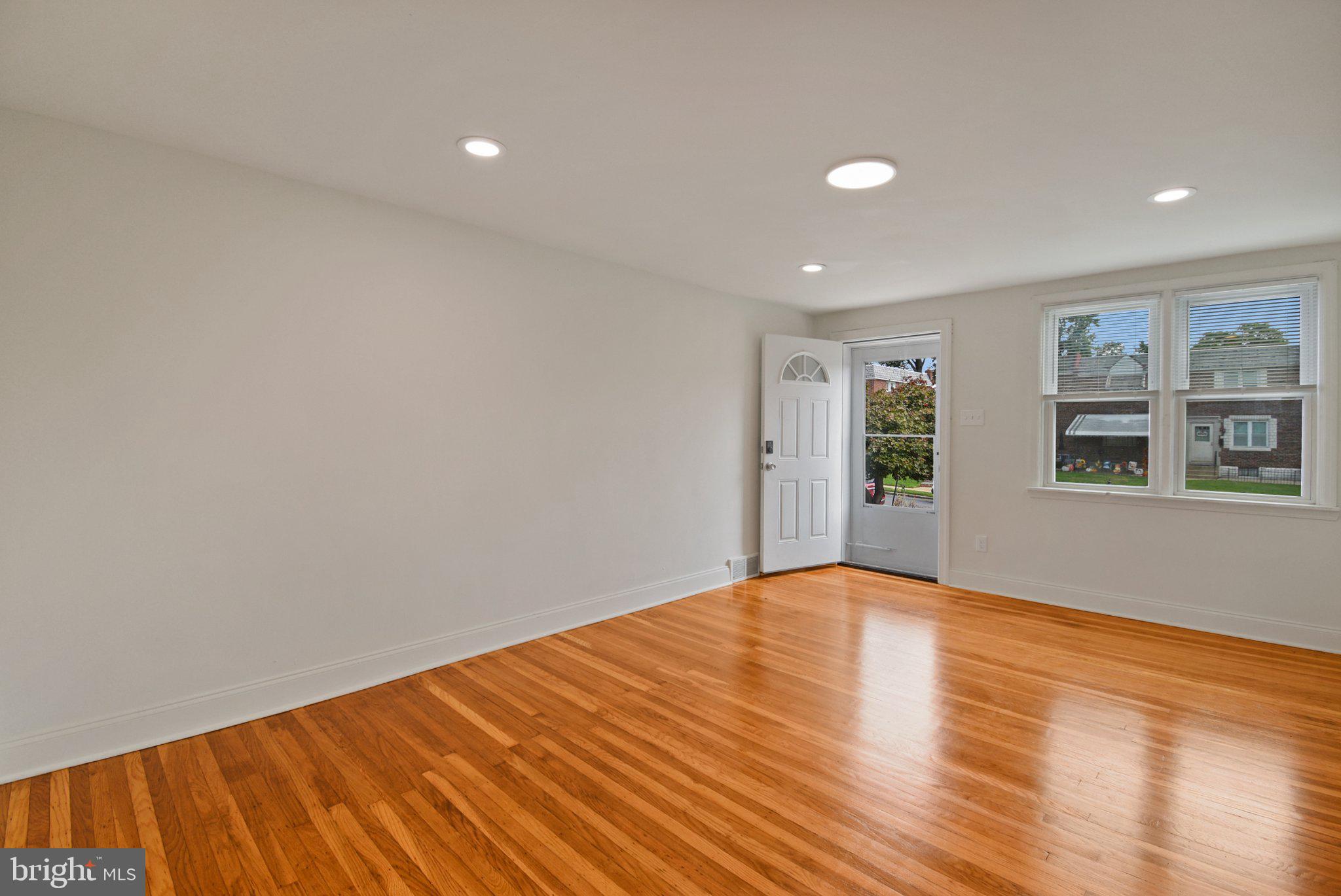 714 SURREY LANE