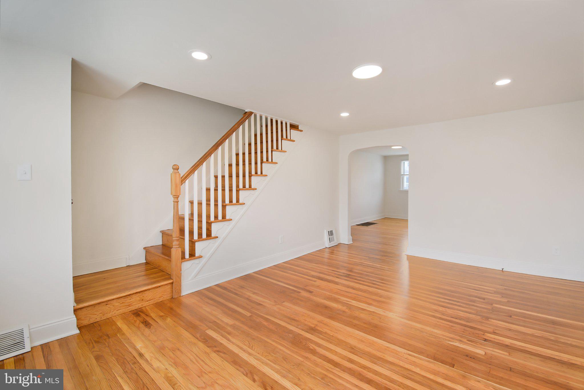 714 SURREY LANE
