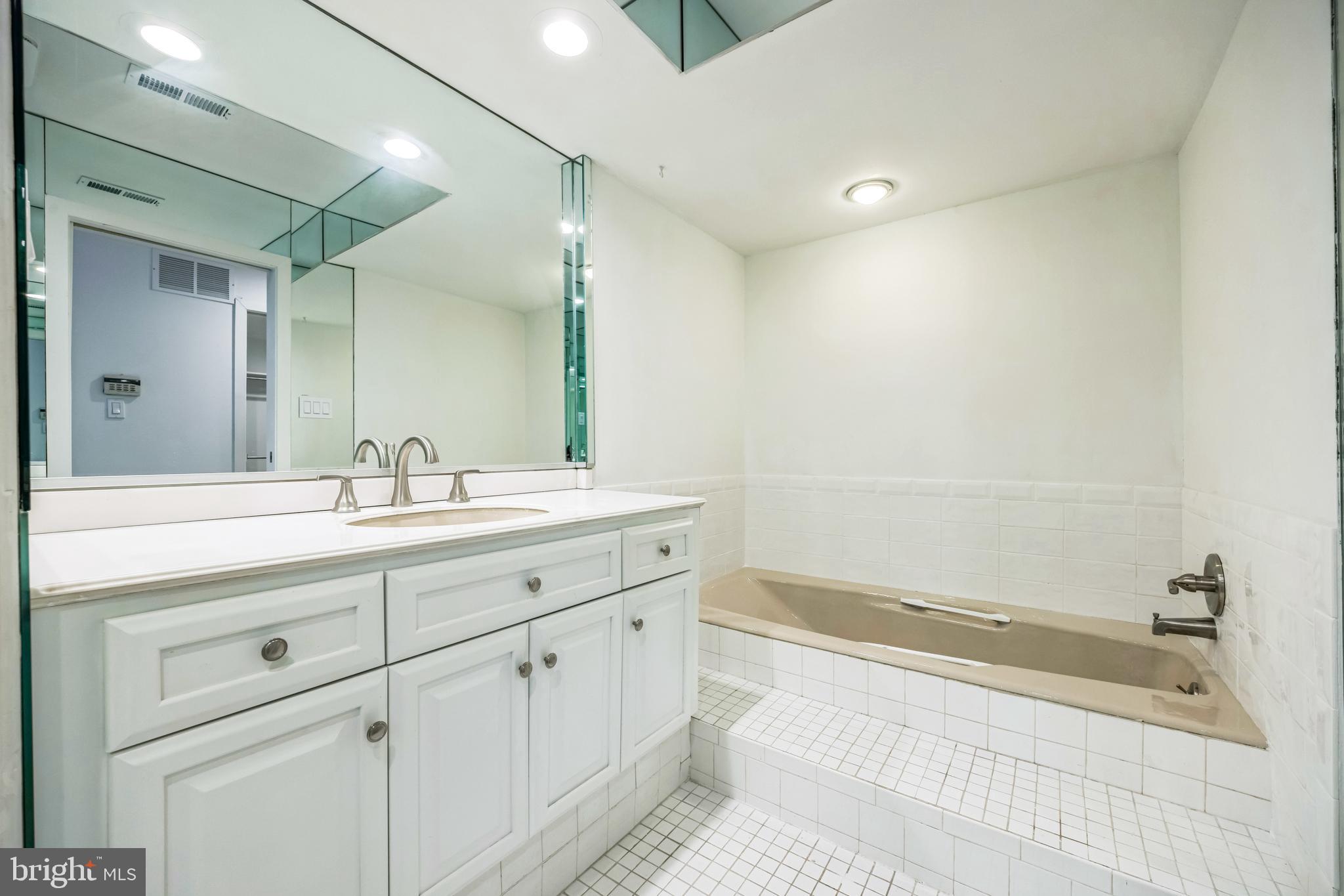 CENTURA - Residential