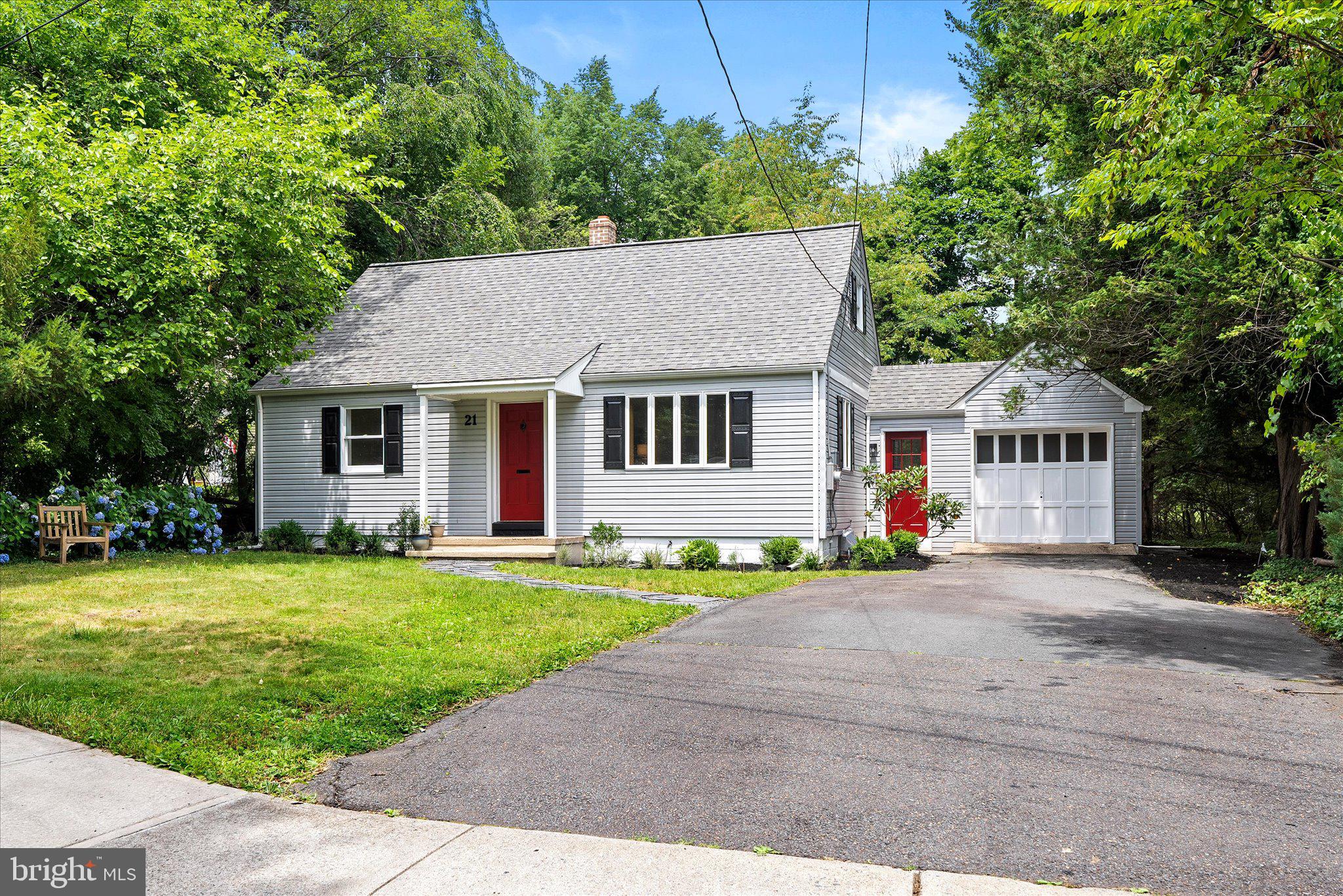 21 GROVER AVENUE