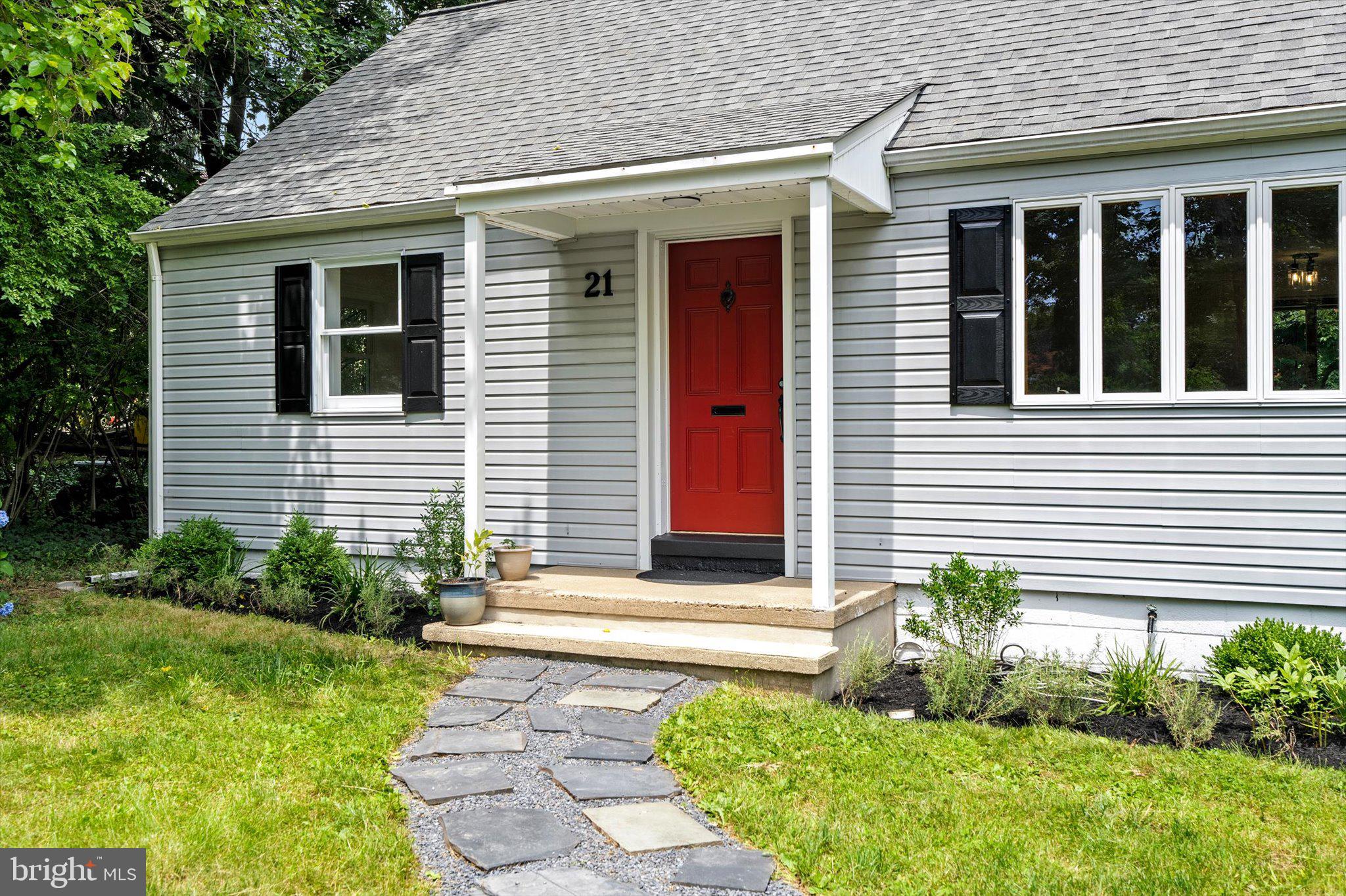 21 GROVER AVENUE