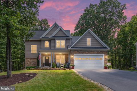 Photo of 805 S Lakeview Drive, CROSS JUNCTION, VA 22625 (MLS # VAFV2039976)