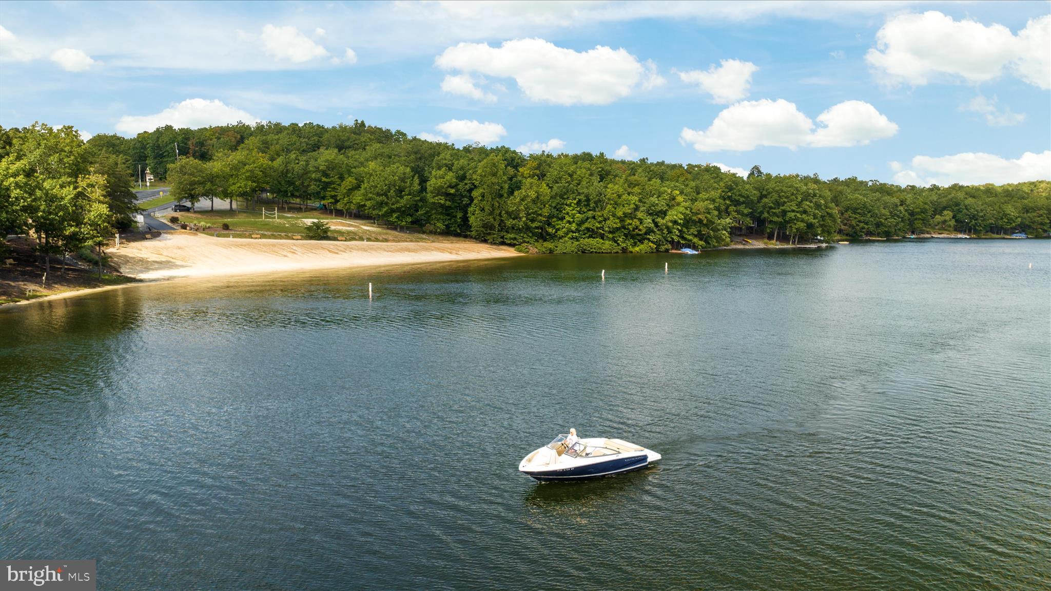 LAKE HOLIDAY ESTATES - Residential