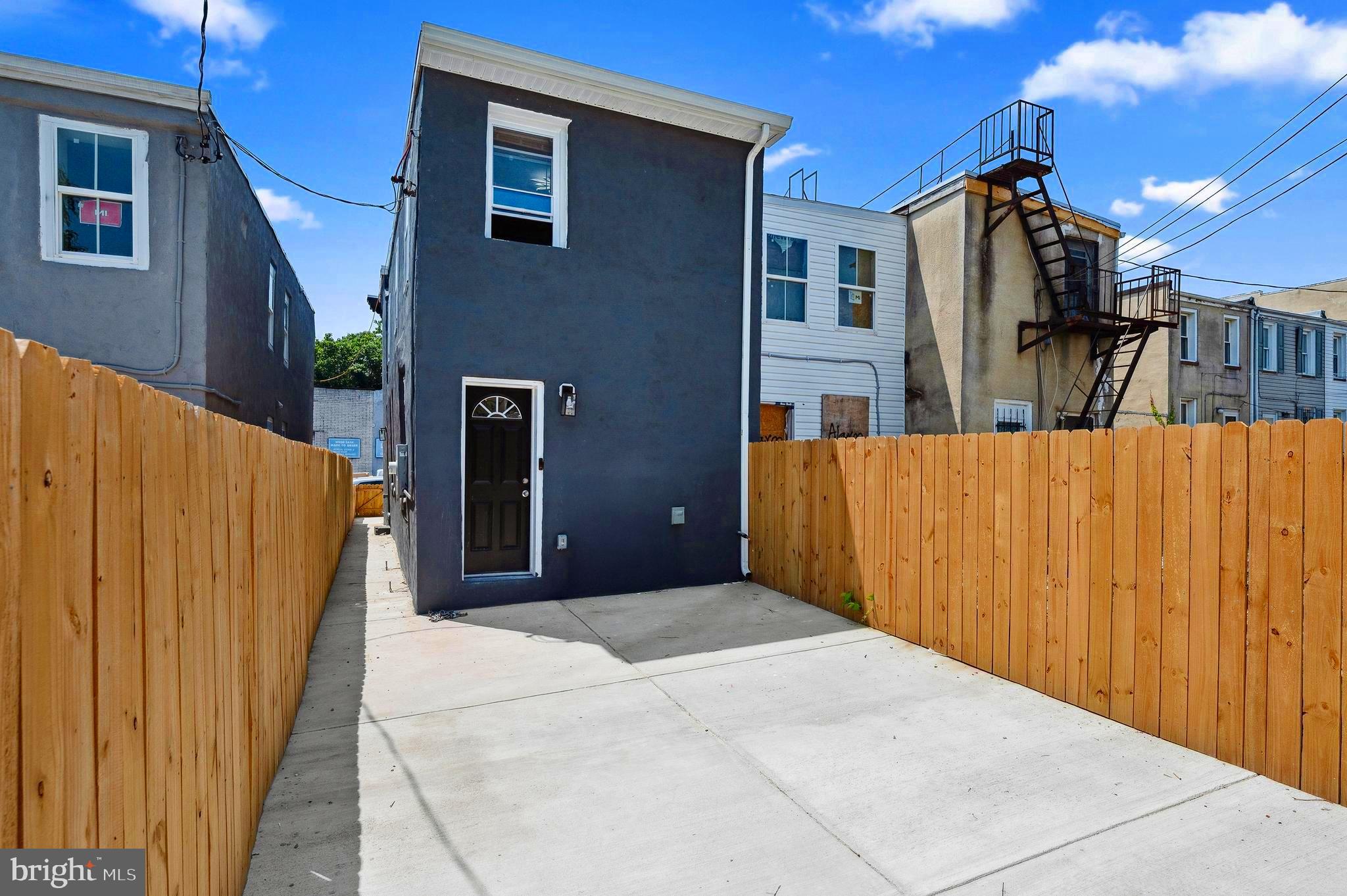 BIDDLE STREET - Residential
