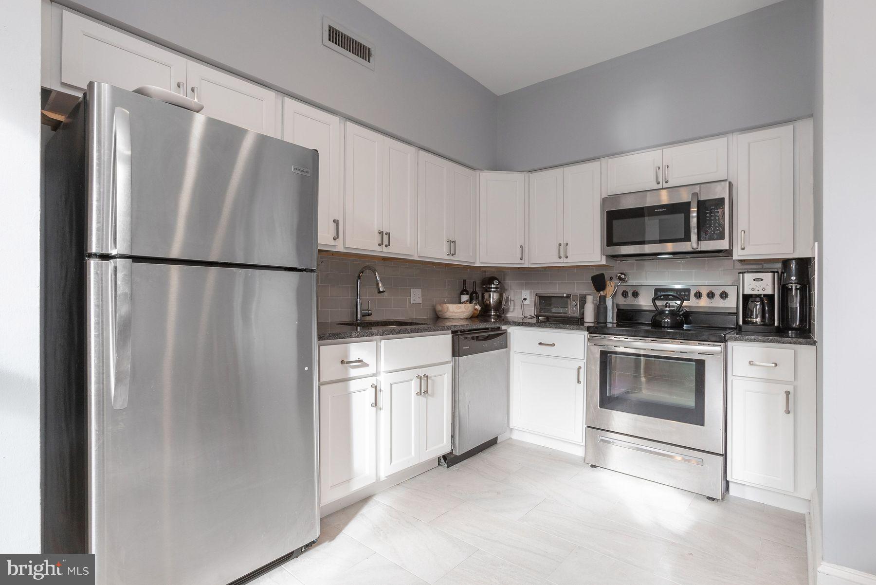 FAIRMOUNT - Residential