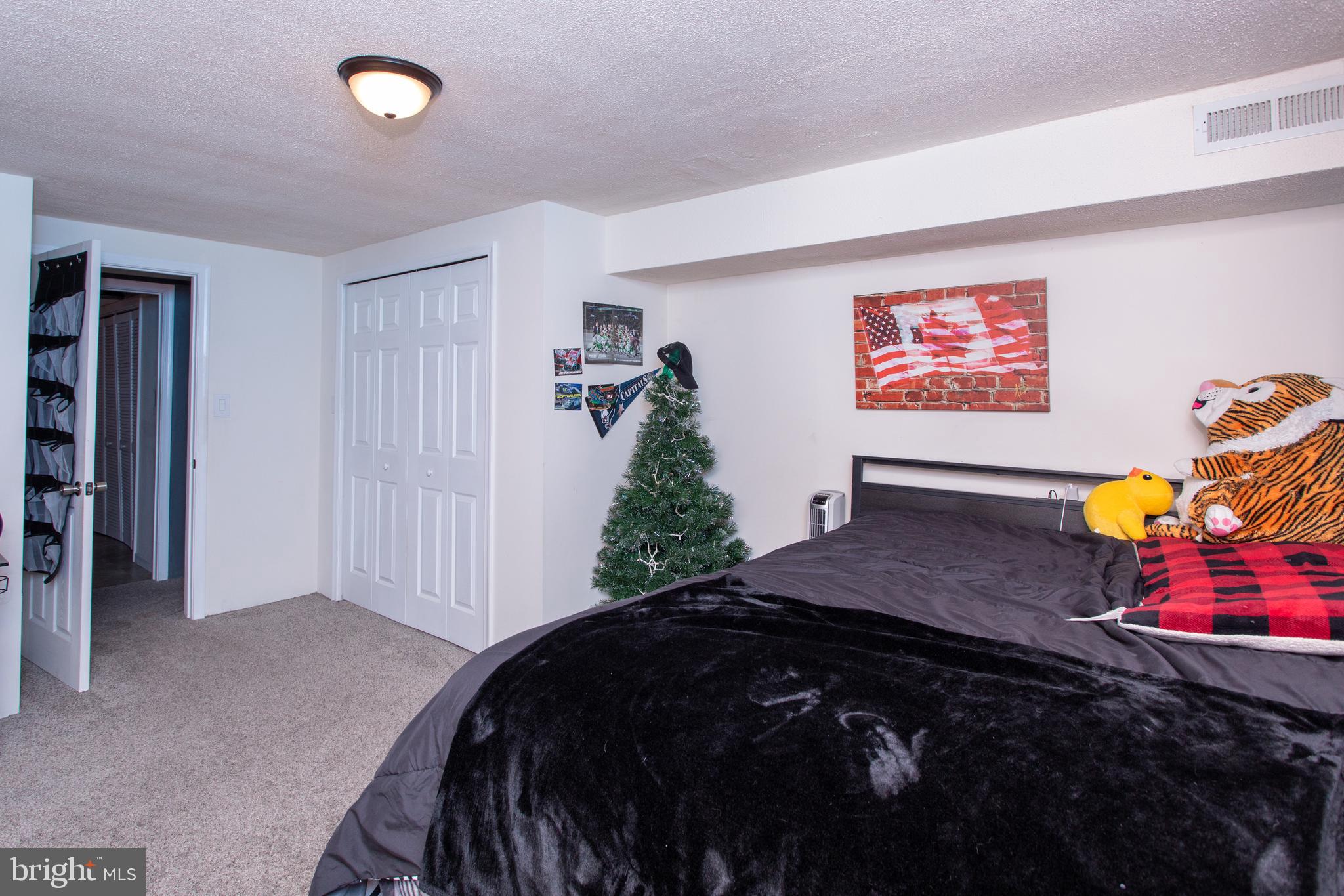 GREENVIEW KNOLLS - Residential