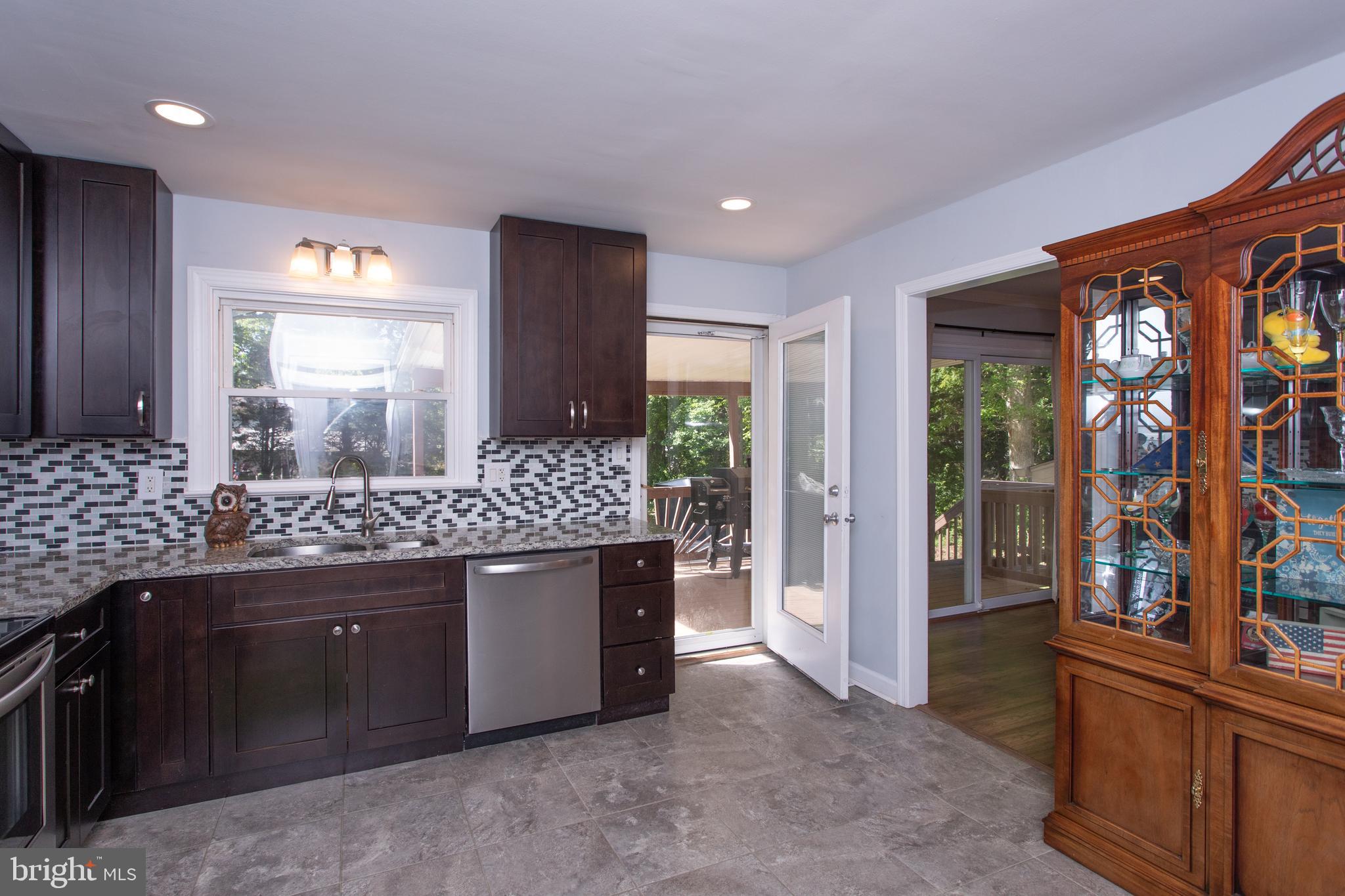 GREENVIEW KNOLLS - Residential