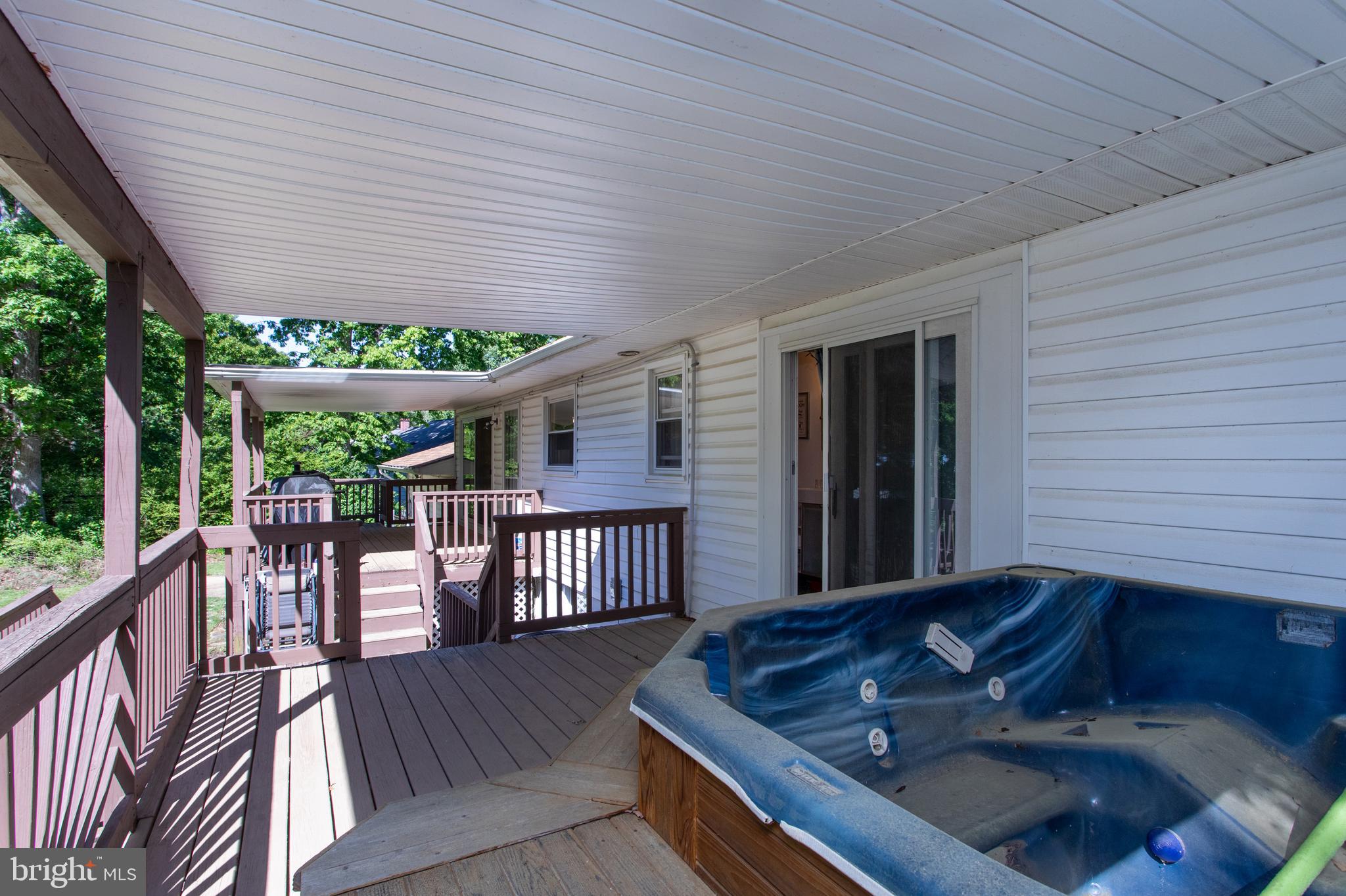 GREENVIEW KNOLLS - Residential