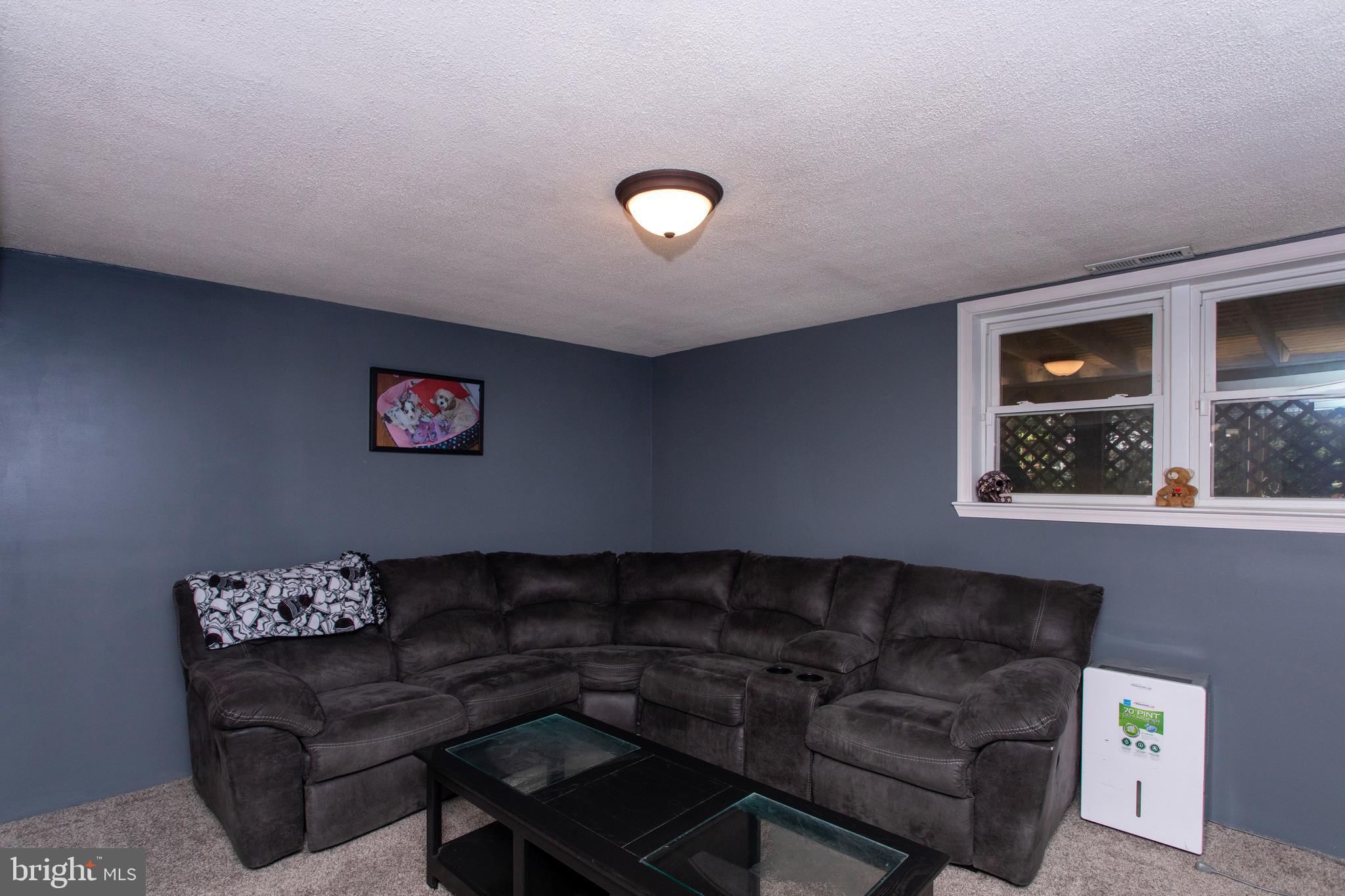 GREENVIEW KNOLLS - Residential