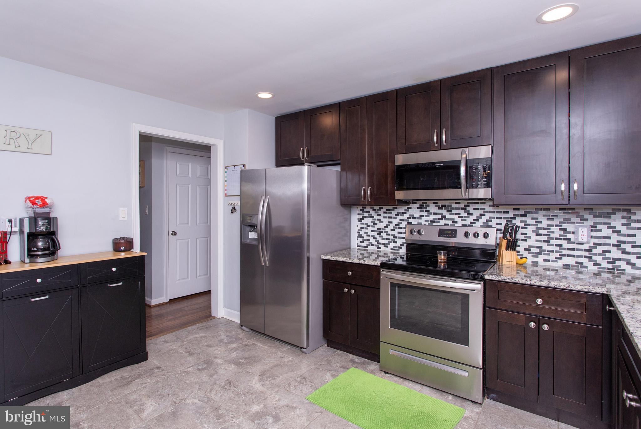 GREENVIEW KNOLLS - Residential