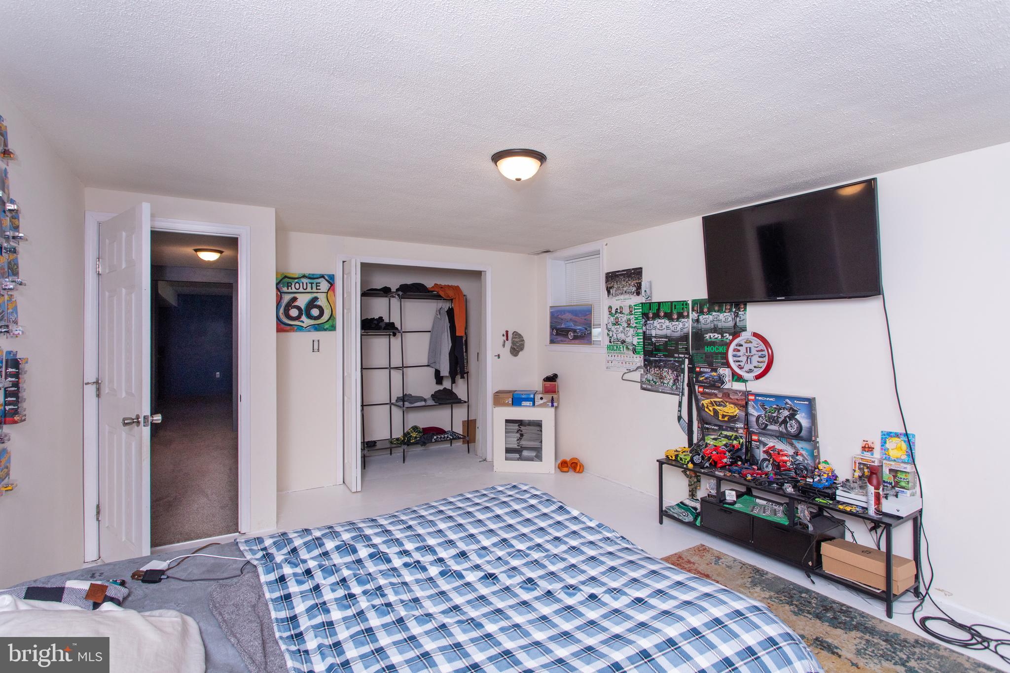 GREENVIEW KNOLLS - Residential