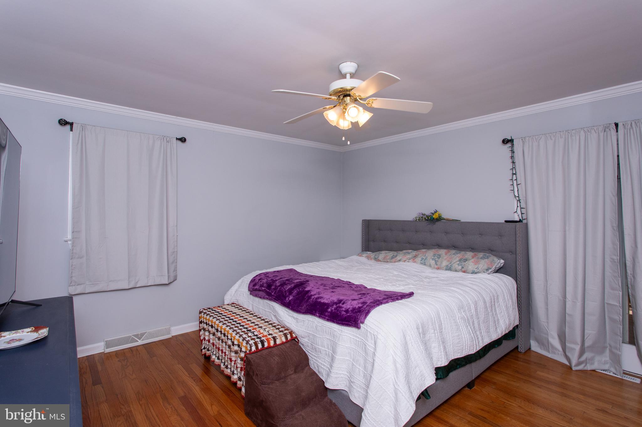 GREENVIEW KNOLLS - Residential