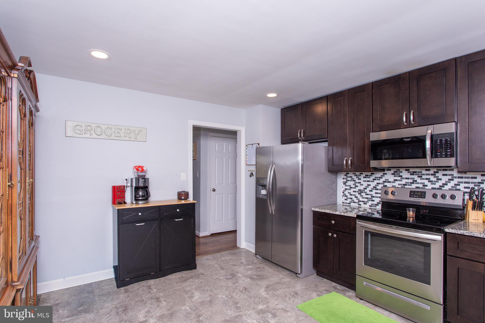 GREENVIEW KNOLLS - Residential