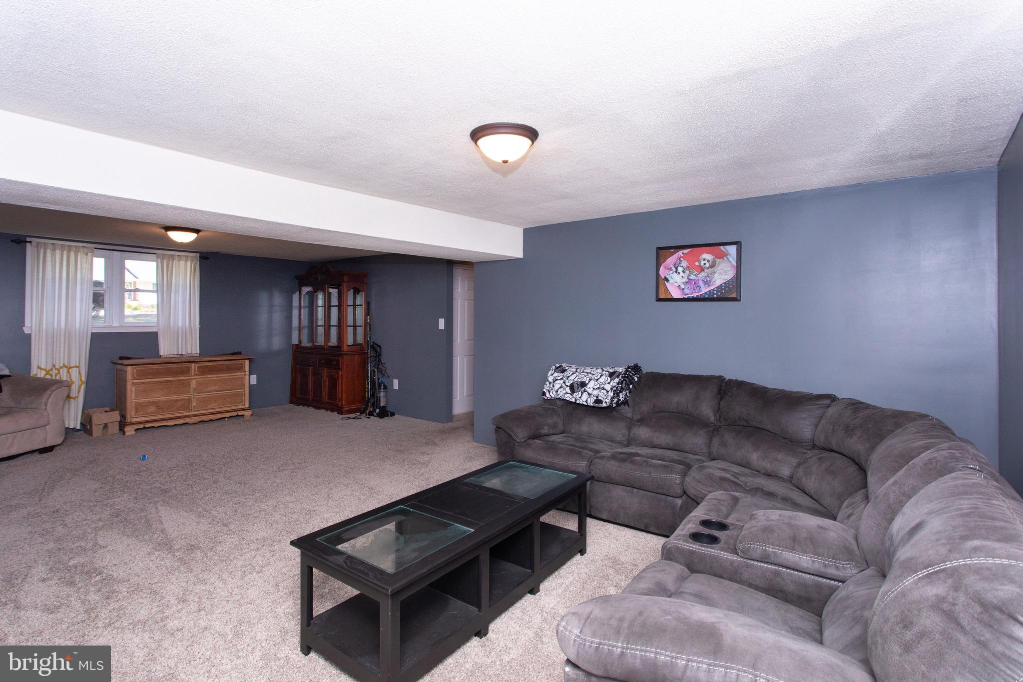 GREENVIEW KNOLLS - Residential