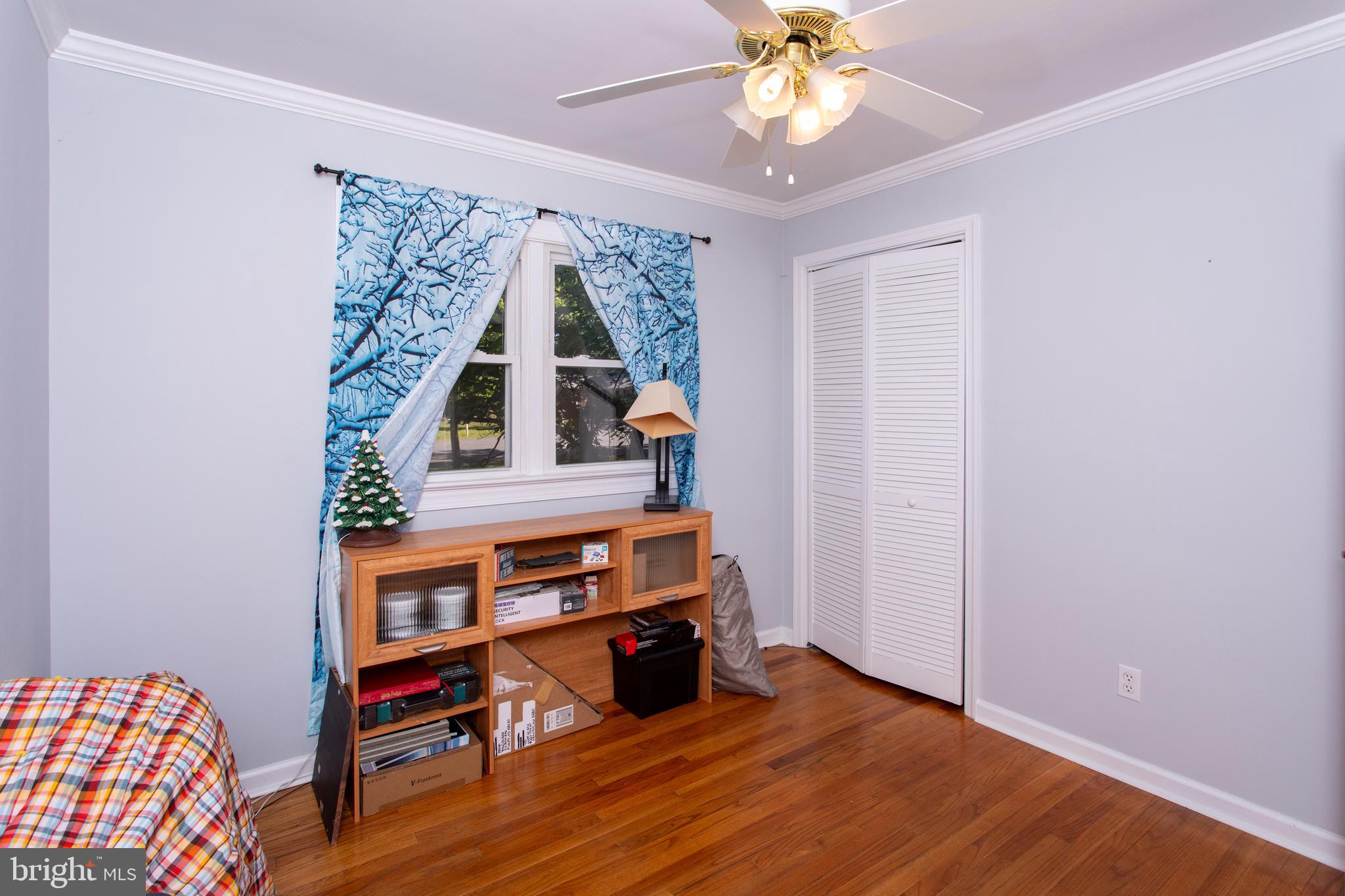 GREENVIEW KNOLLS - Residential