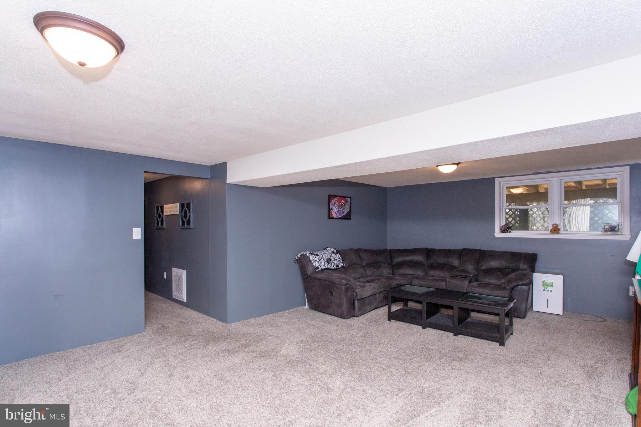 GREENVIEW KNOLLS - Residential