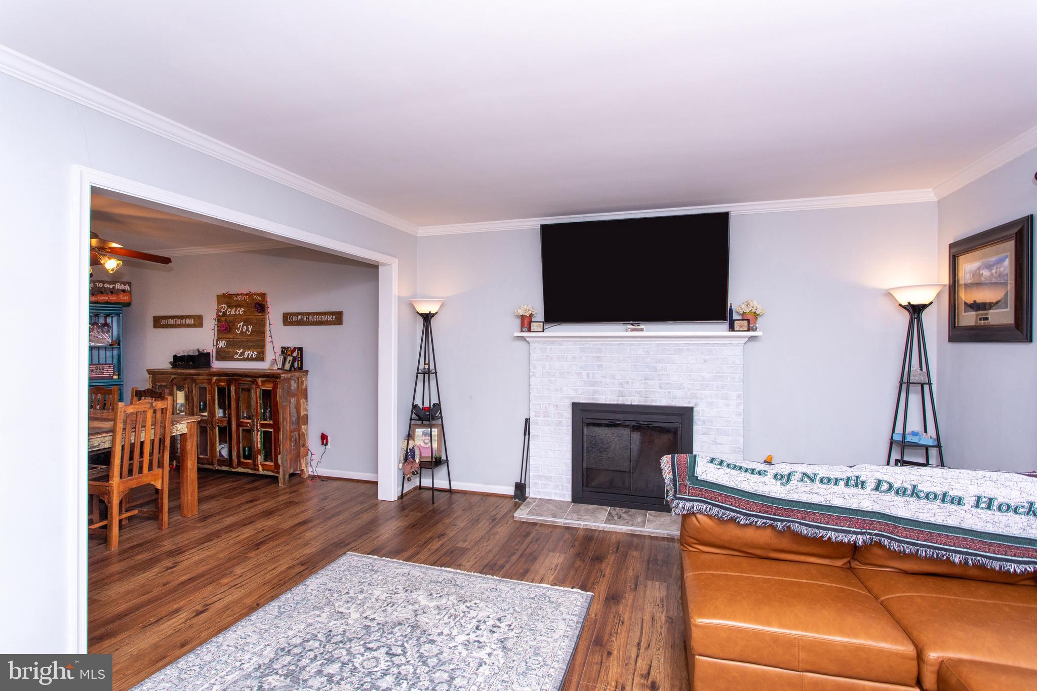 GREENVIEW KNOLLS - Residential