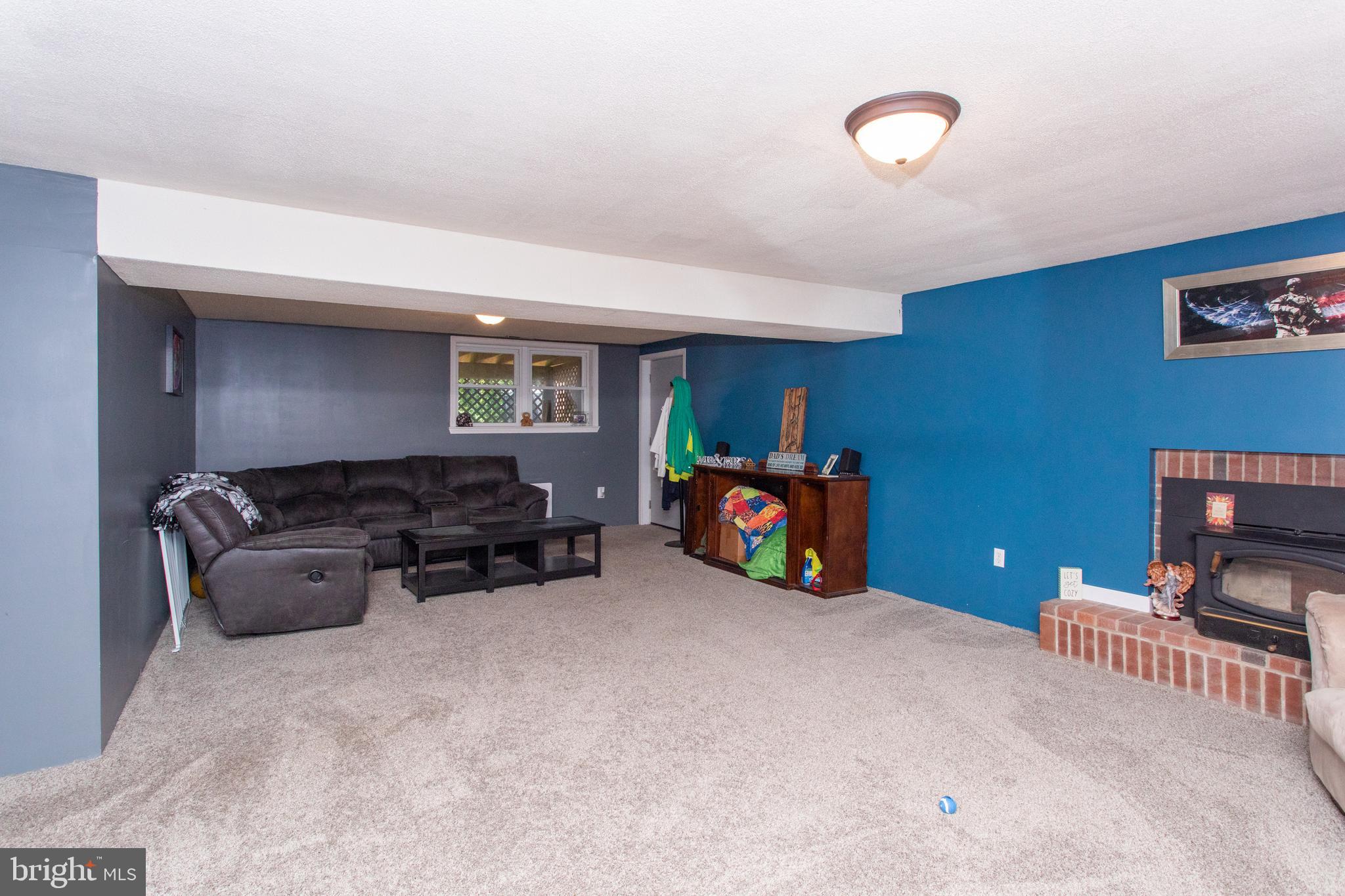 GREENVIEW KNOLLS - Residential